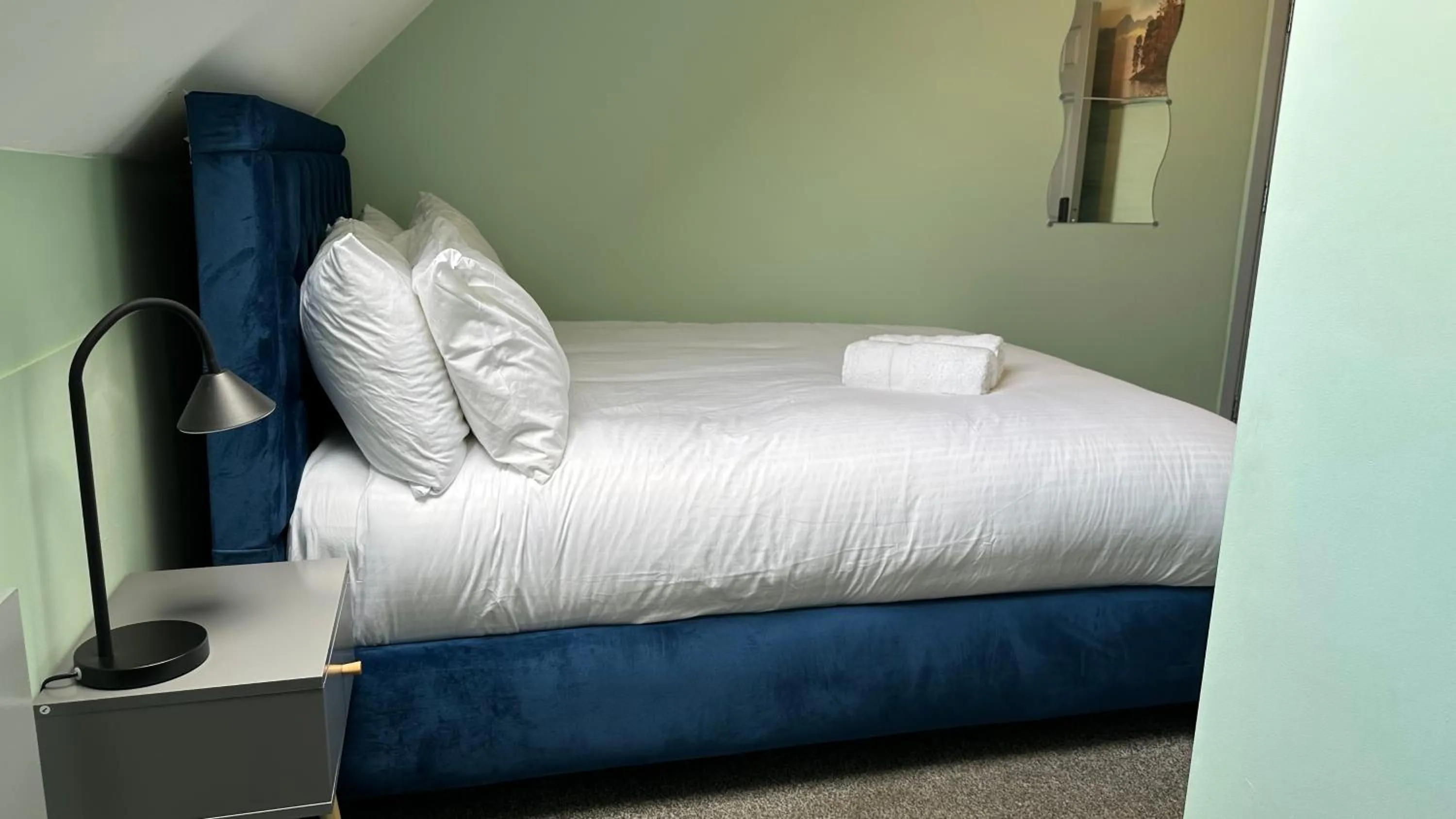 Bed in Homestay in Walsall