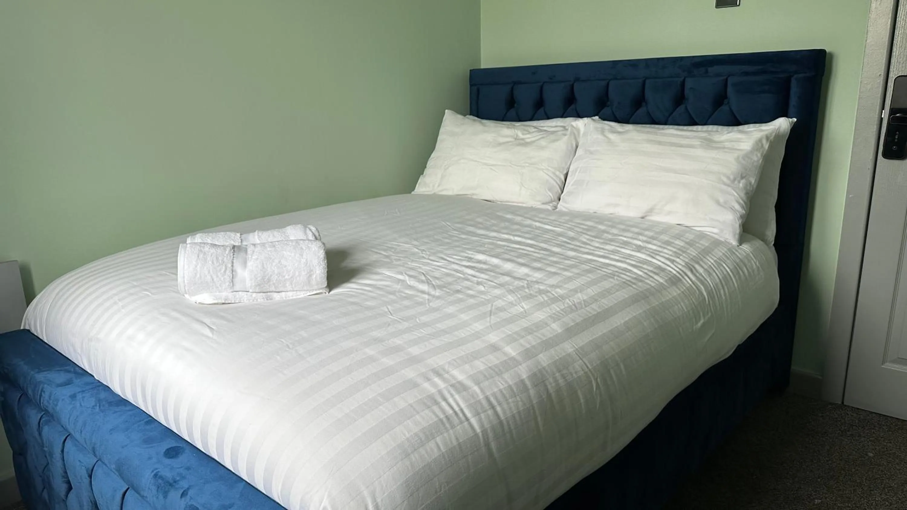 Bed in Homestay in Walsall