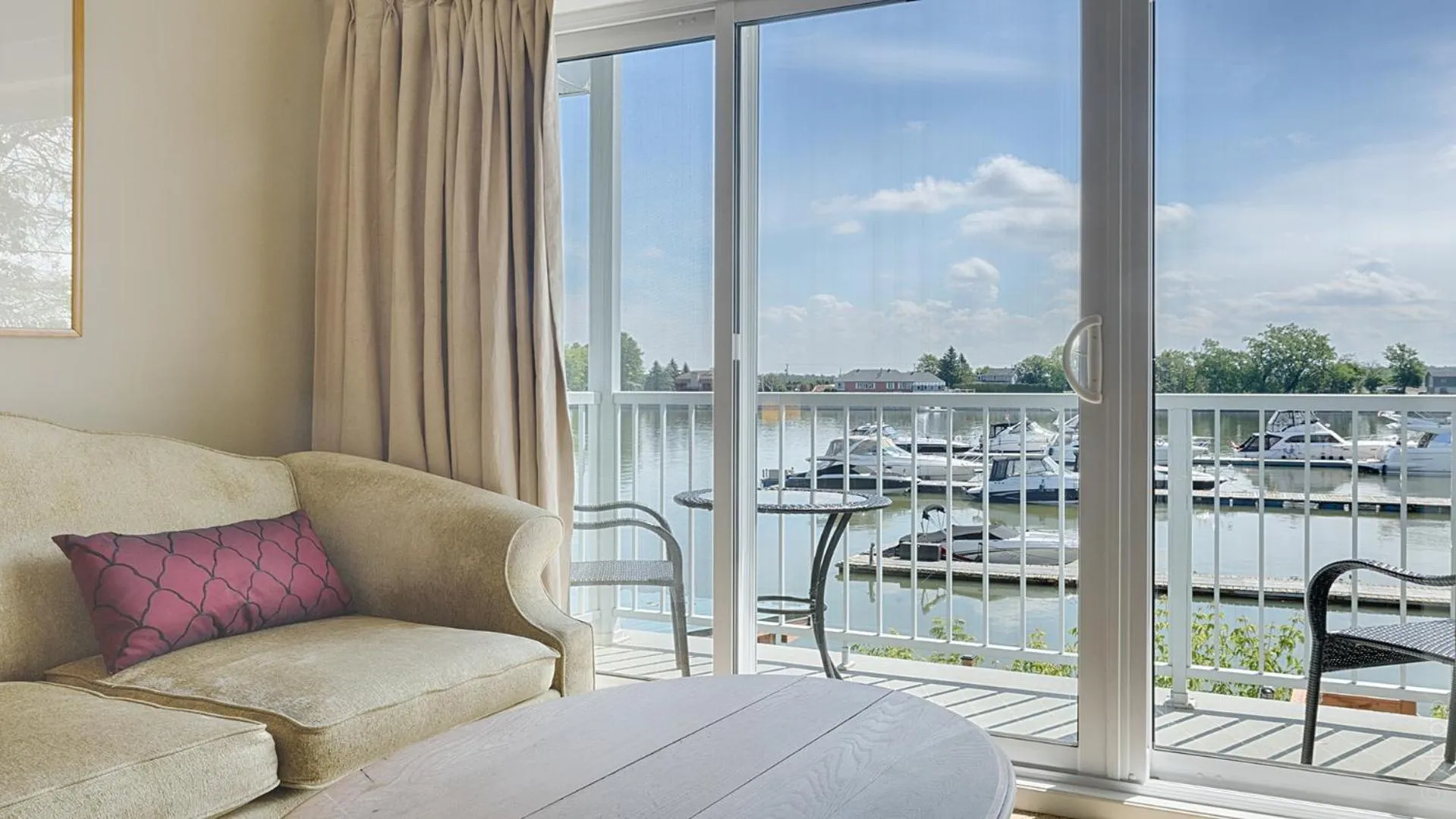 River view in Auberge Handfield et Spa