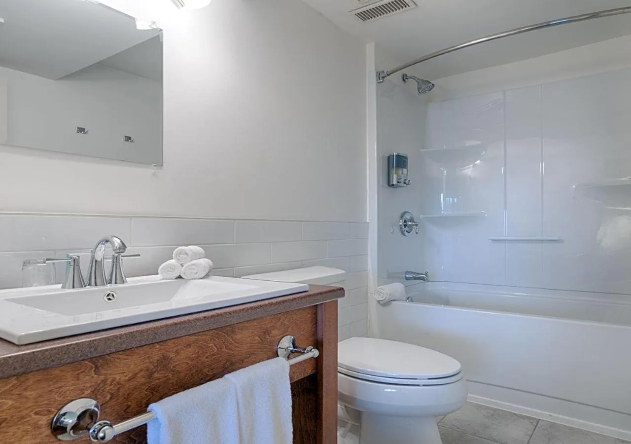 Shower in Auberge Handfield et Spa