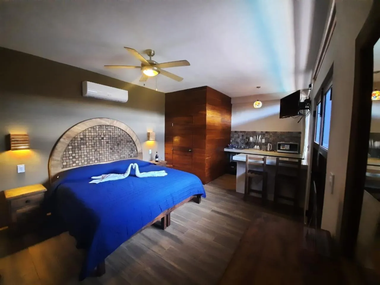 Photo of the whole room, Bed in Holbox Isla Bonita