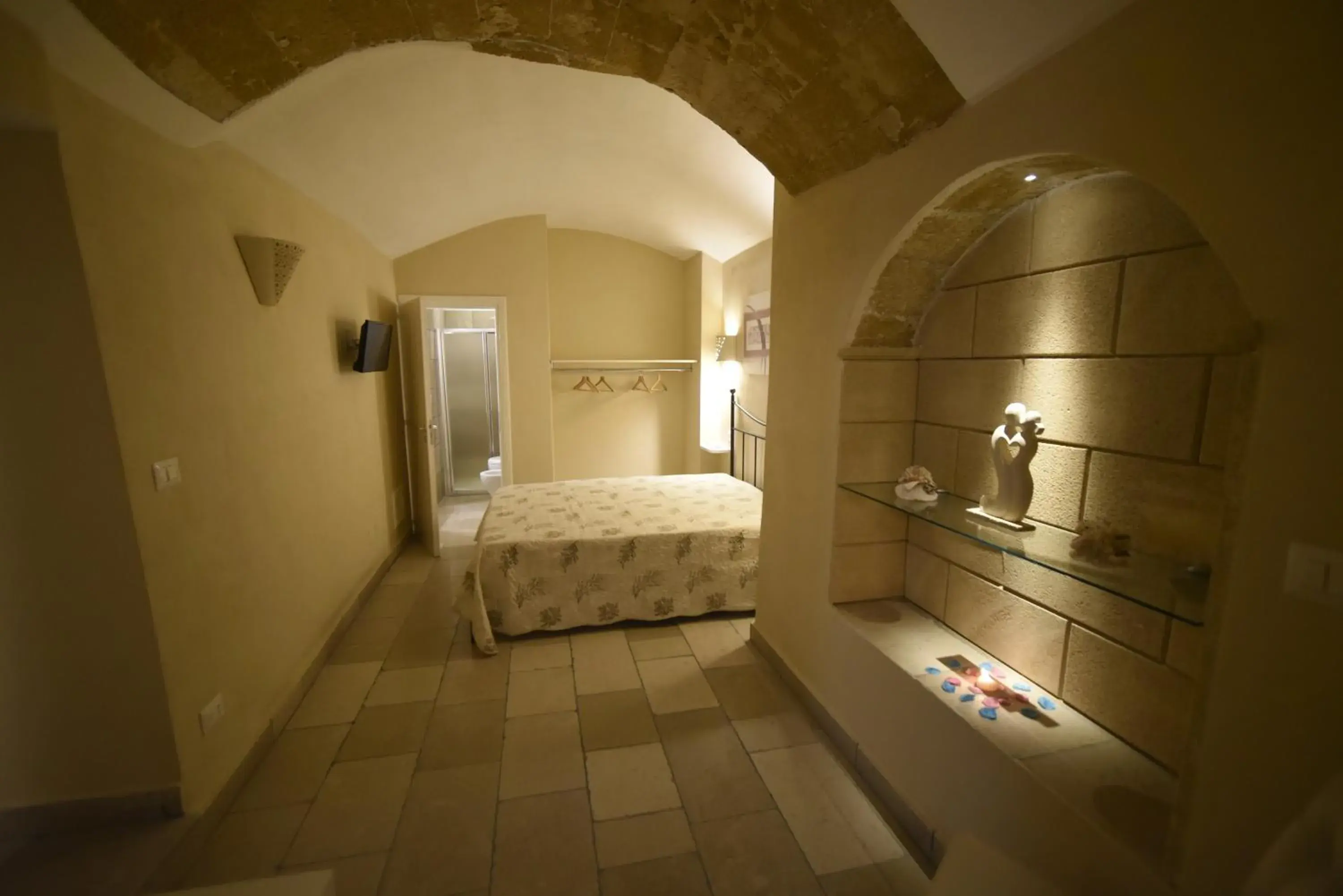 Double Room with Private Bathroom in B&B Corte Cantalupi Double Room with Private Bathroom in B&B Corte Cantalupi