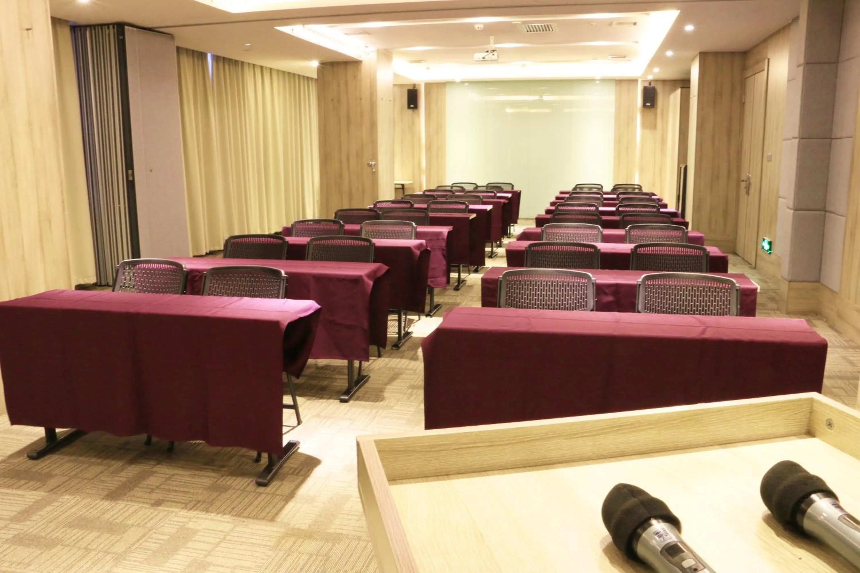 Business facilities in Atour Hotel Xi'an (Wenjing Road, North 2nd Ring Road