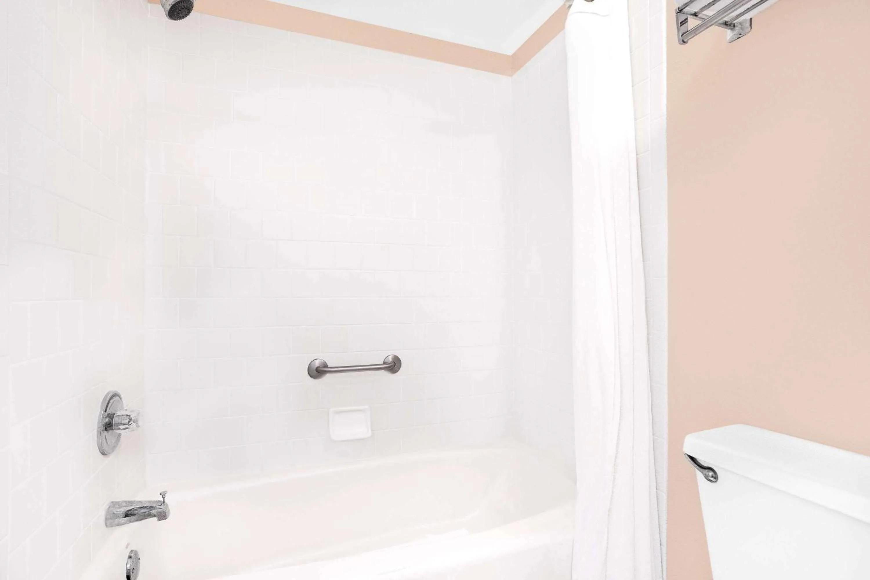 Bathroom in Super 8 by Wyndham Eufaula