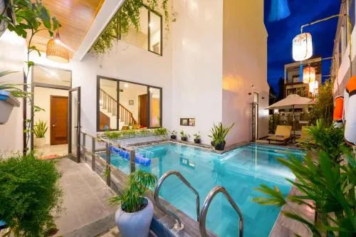 Swimming pool in Saclo Villa and Hostel