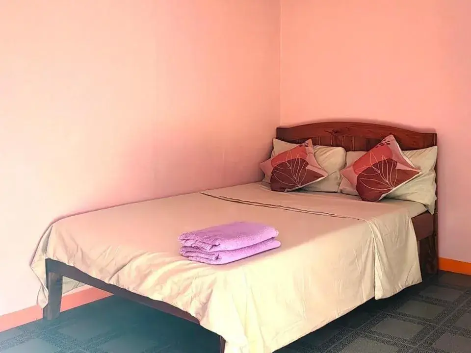 Double Room with Private Bathroom in Alona J&J Tourist Inn Double Room with Private Bathroom in Alona J&J Tourist Inn