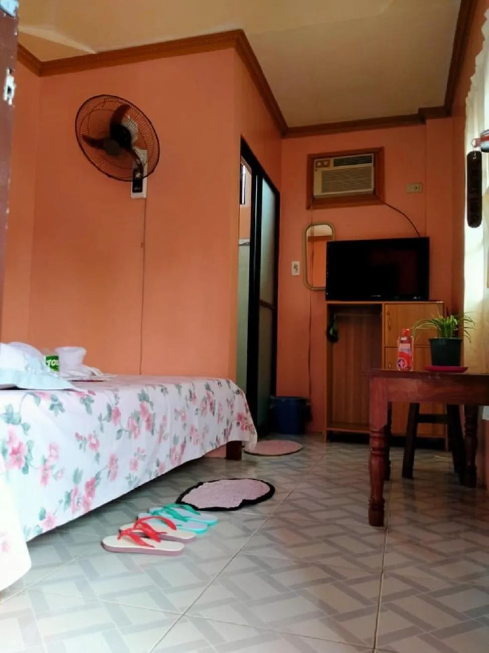 Photo of the whole room in D'MESA Seacretlodge and Restaurant