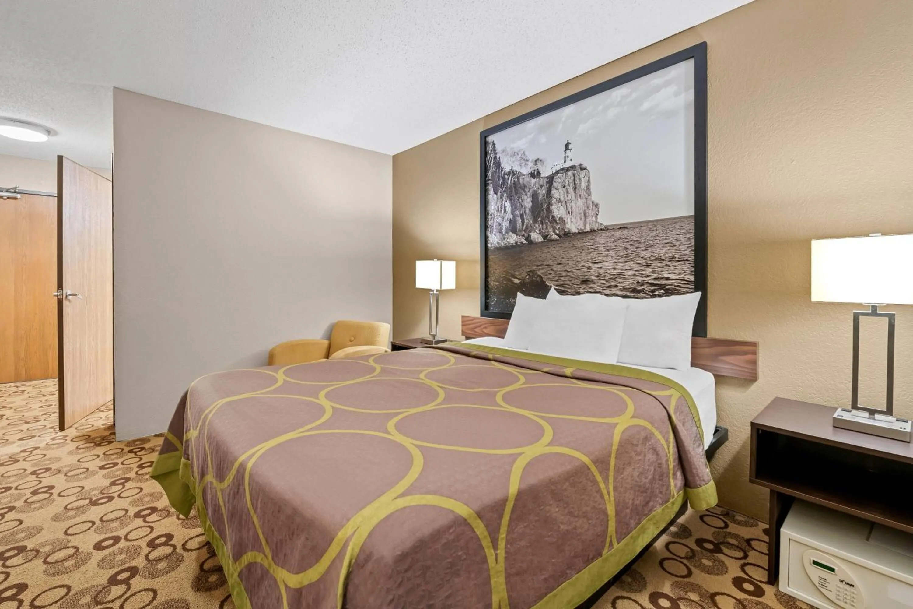 Bed in Super 8 by Wyndham Blue Earth