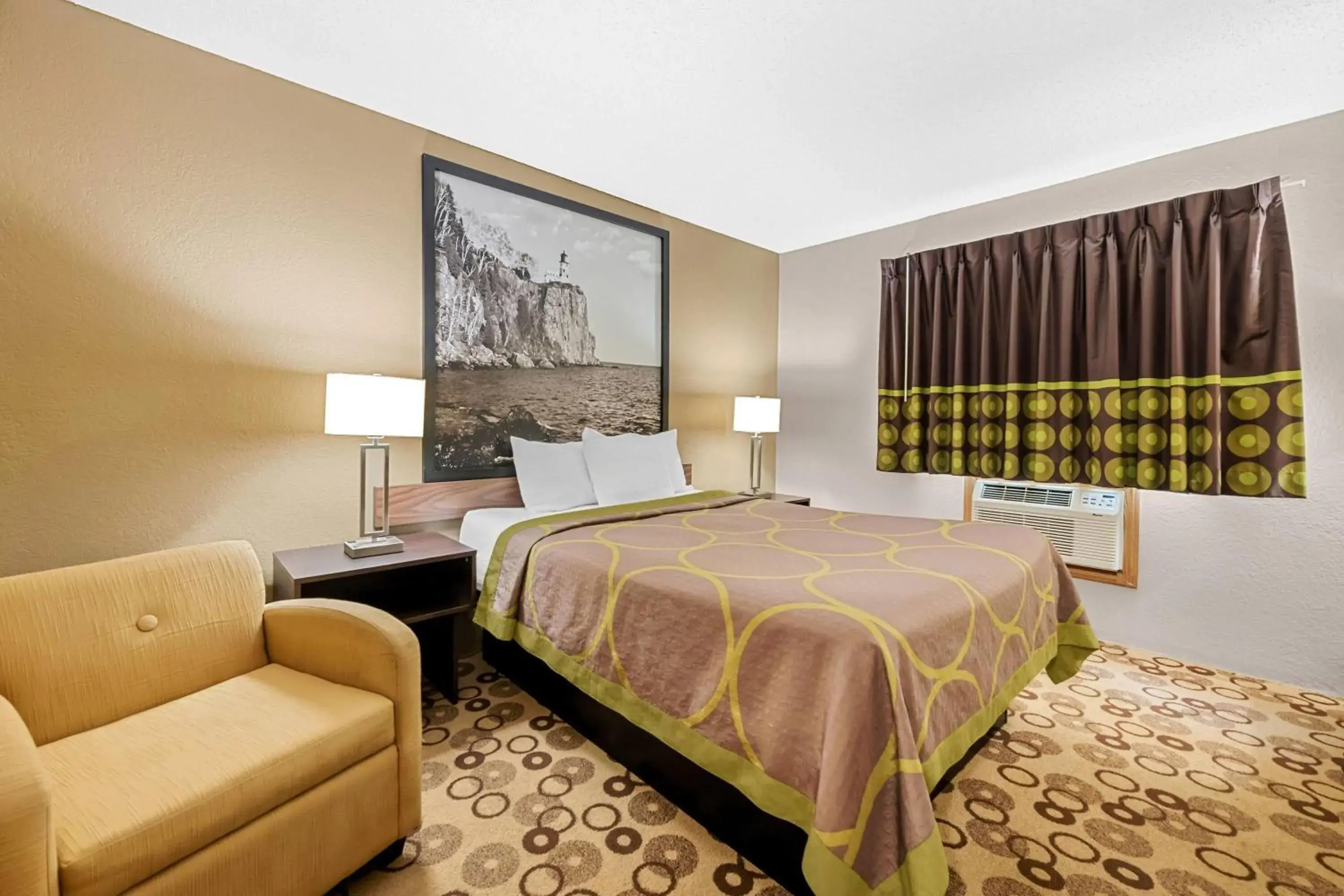 Bed in Super 8 by Wyndham Blue Earth Bed in Super 8 by Wyndham Blue Earth