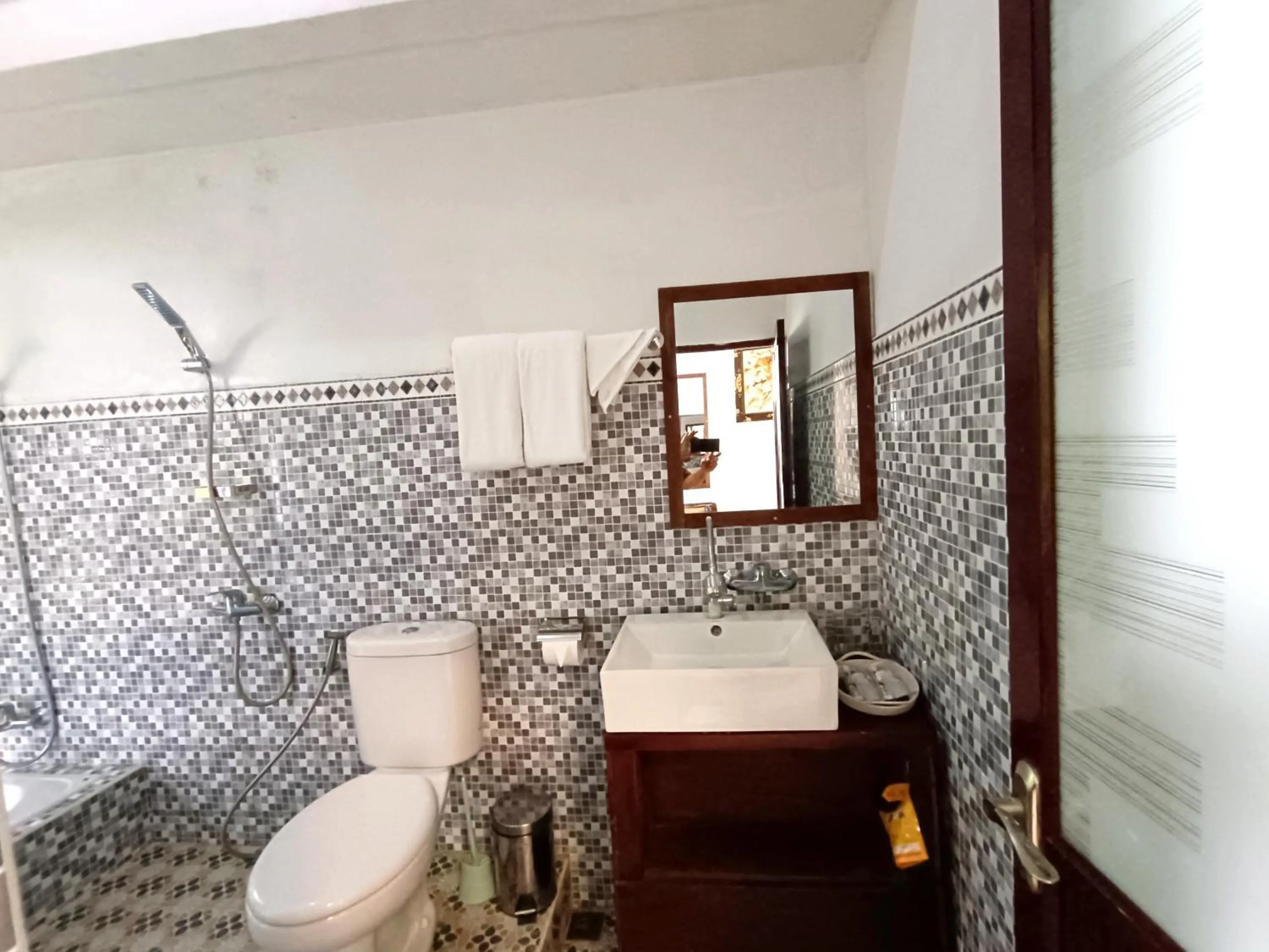 Toilet in La Montaña Bali & Spa