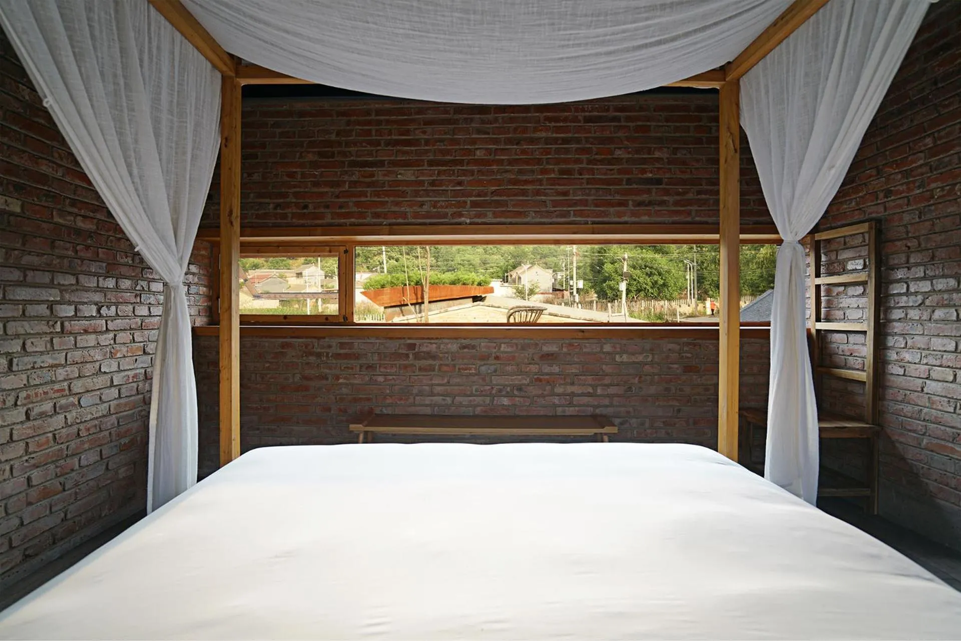 A Queen Room with Terrace in CMYK Stoneyards by the Great Wall