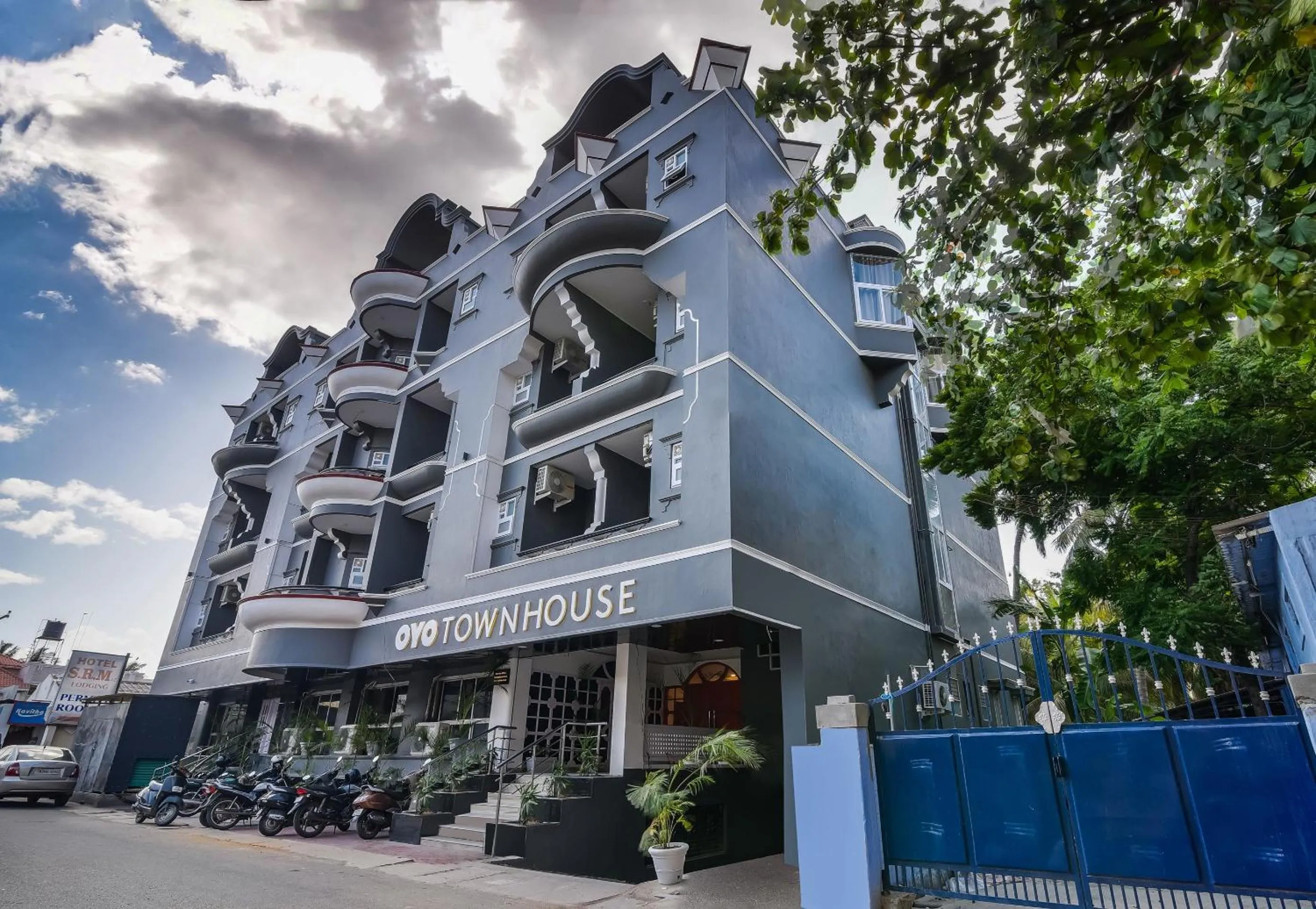 Facade/entrance in Super Townhouse Srm Kuppakonam Pudur