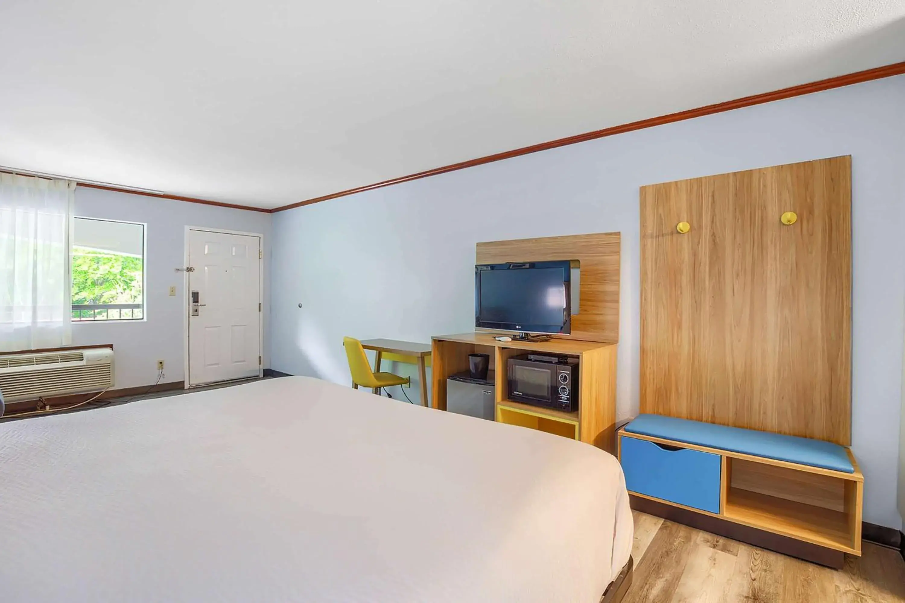 Bedroom, Bed in Days Inn by Wyndham Foley Bedroom, Bed in Days Inn by Wyndham Foley