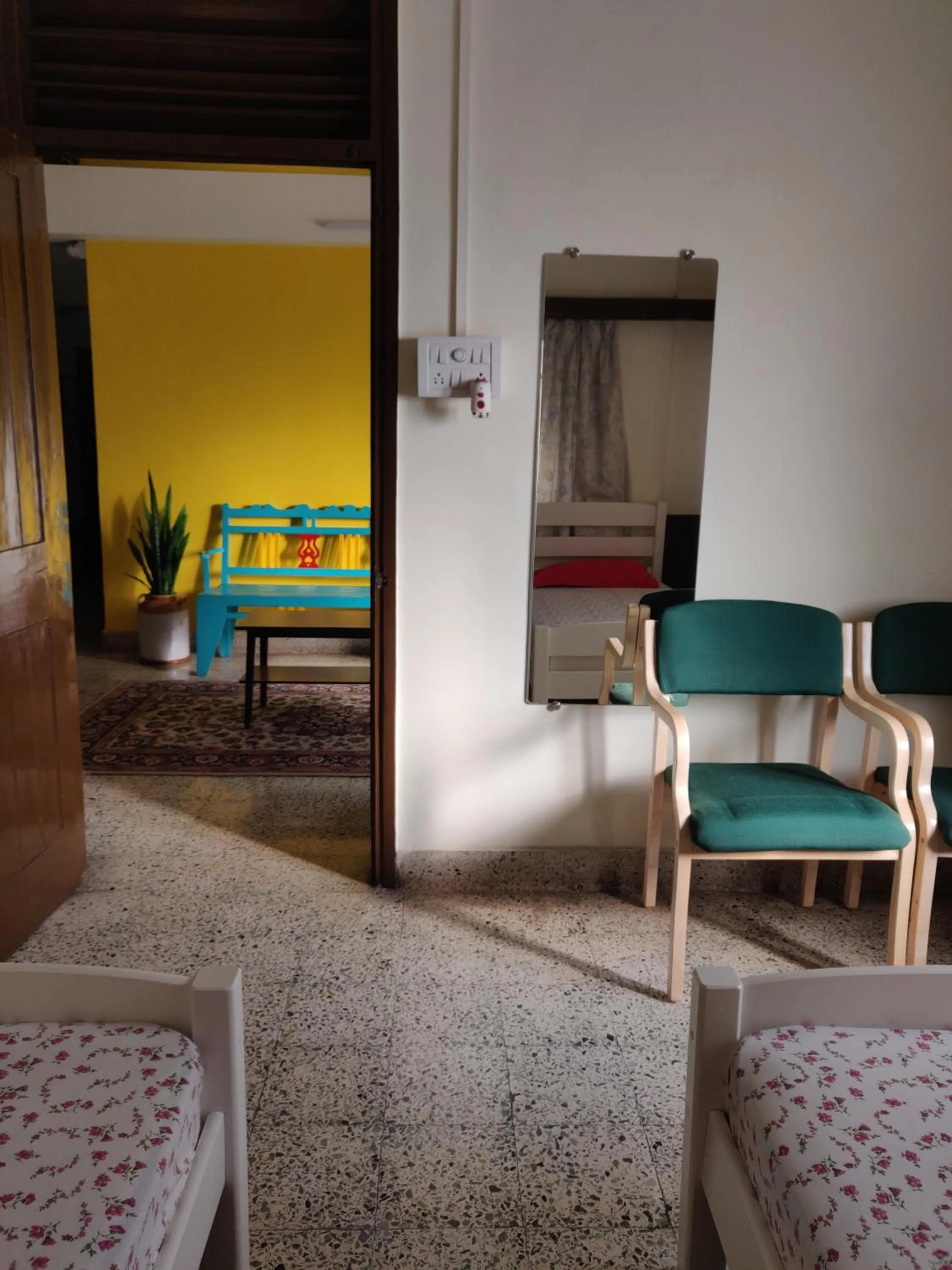 Bed in Raahgir