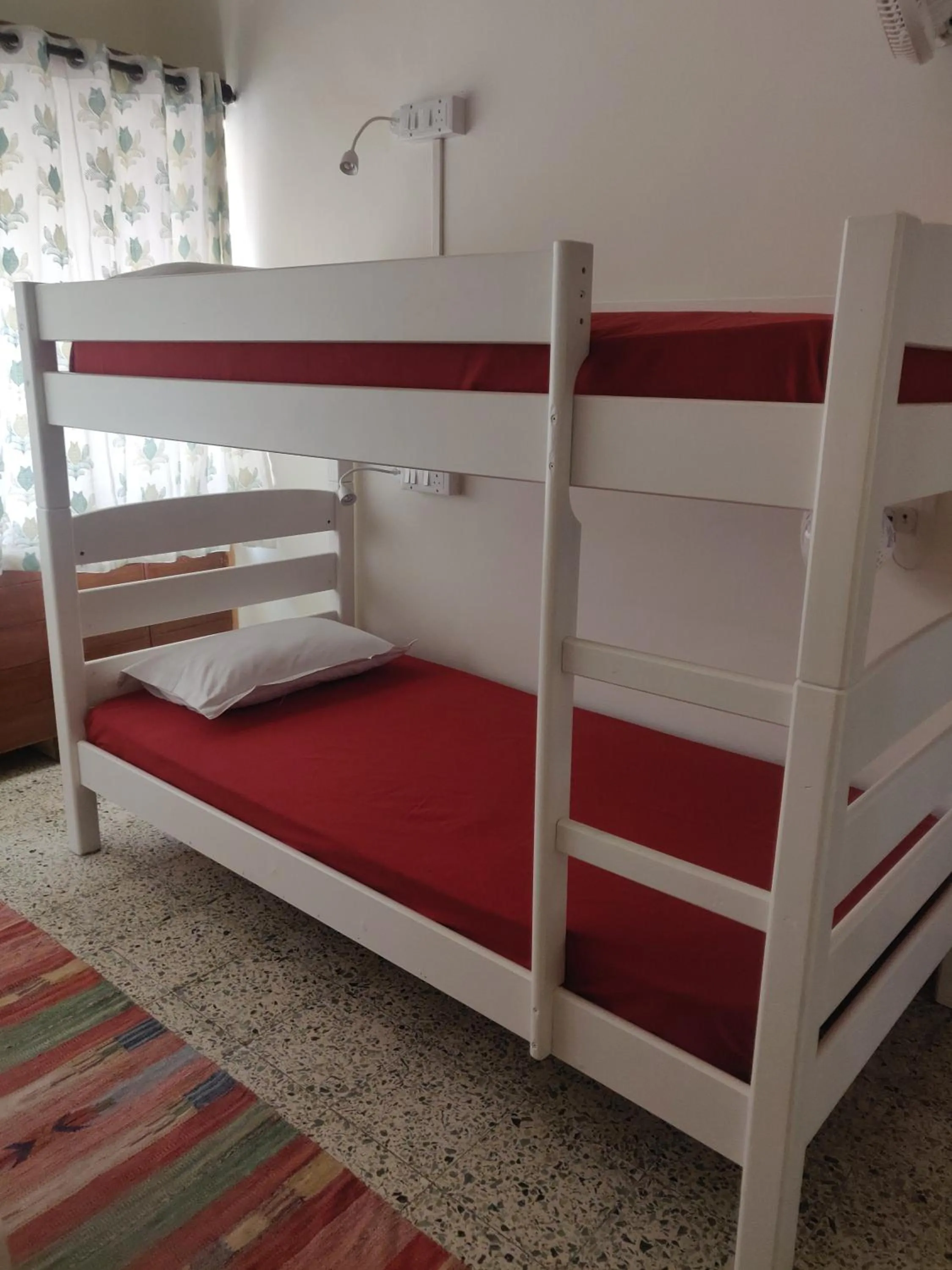 Bed in Raahgir