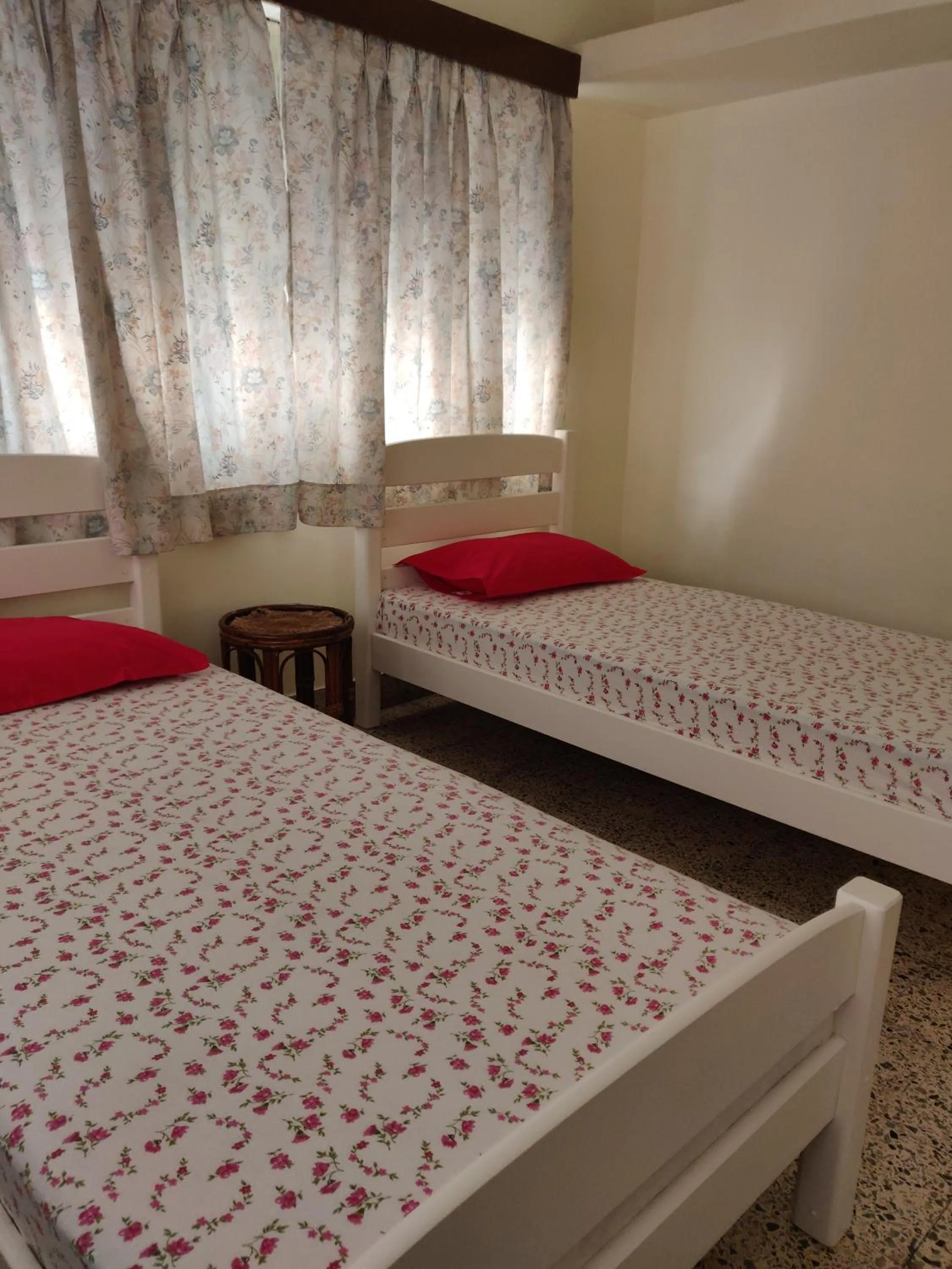 Bed in Raahgir