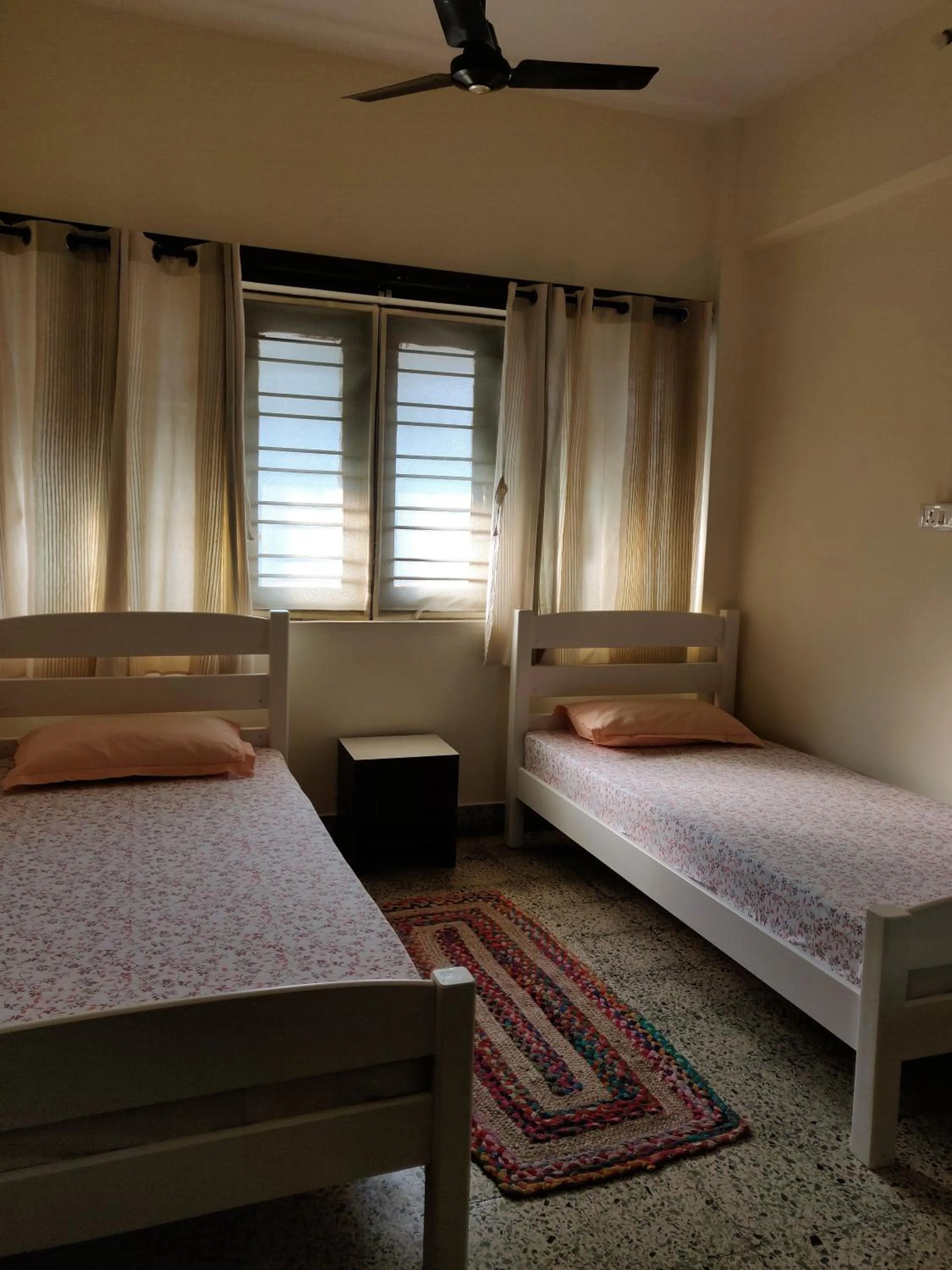 Bed in Raahgir