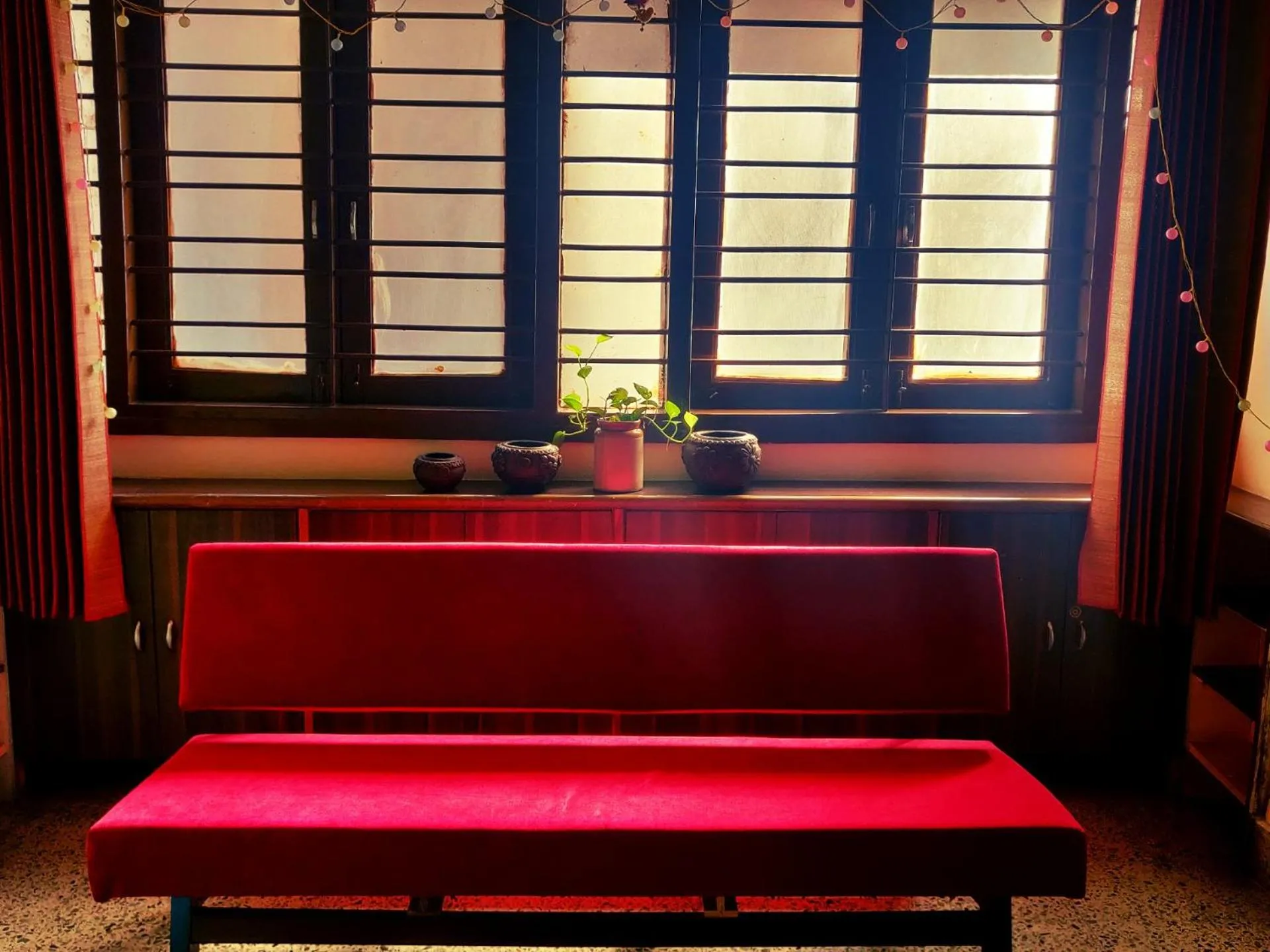 Living room in Raahgir