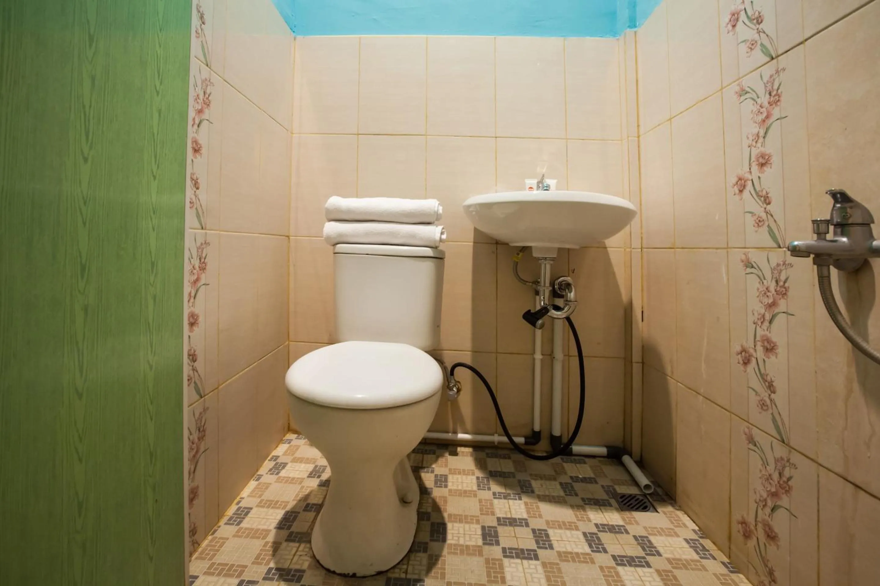 Bathroom in Hotel O Bunga Raya Residence