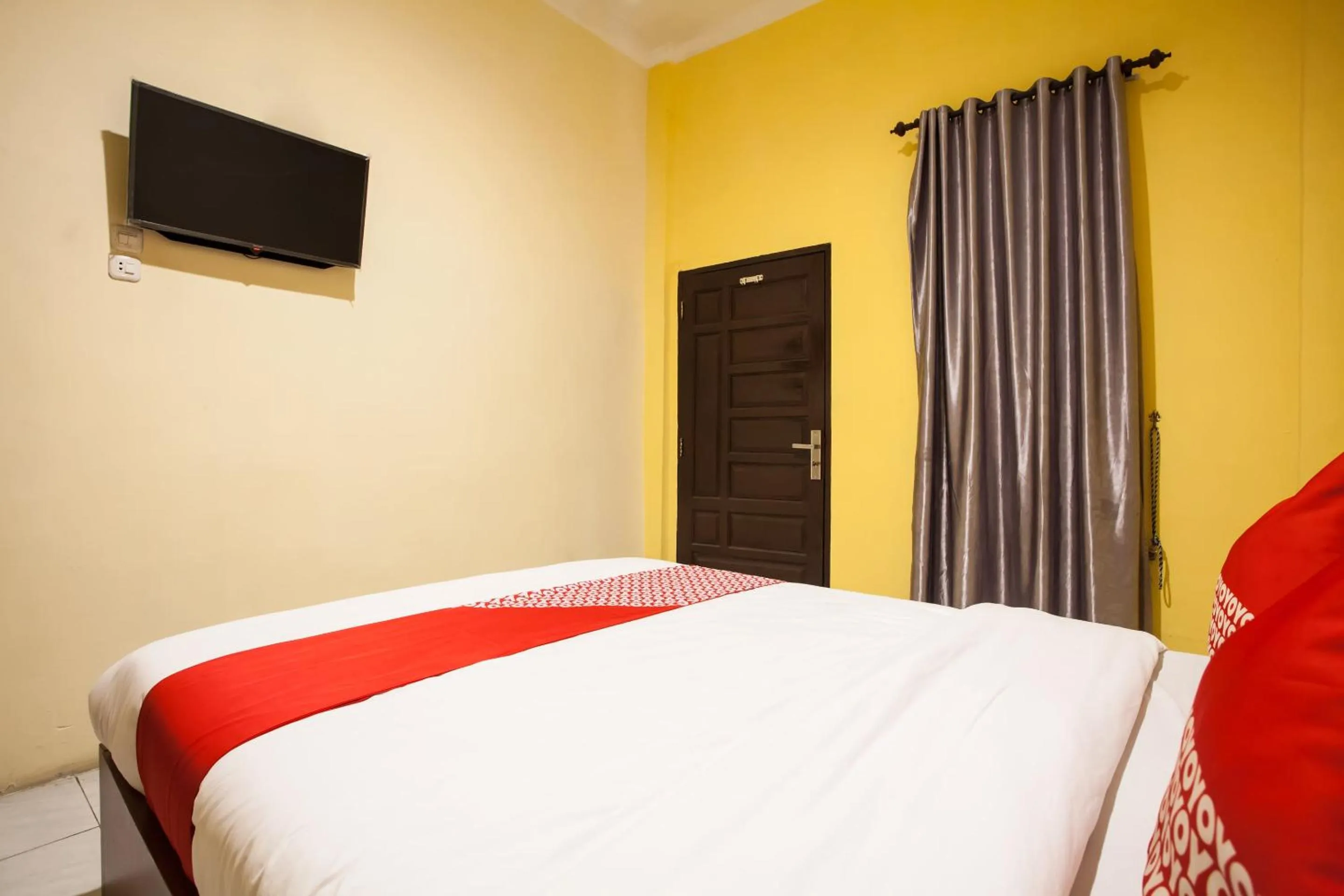 Bedroom, Bed in Hotel O Bunga Raya Residence