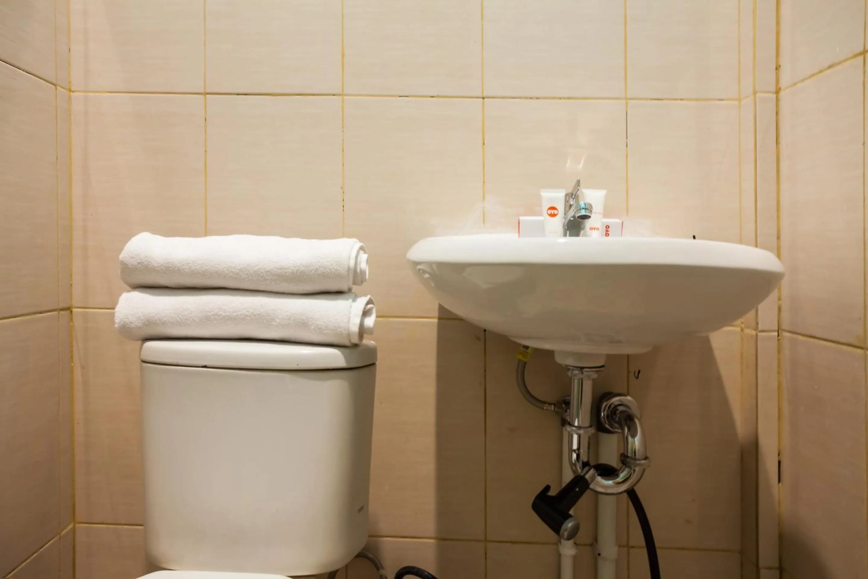 Bathroom in Hotel O Bunga Raya Residence