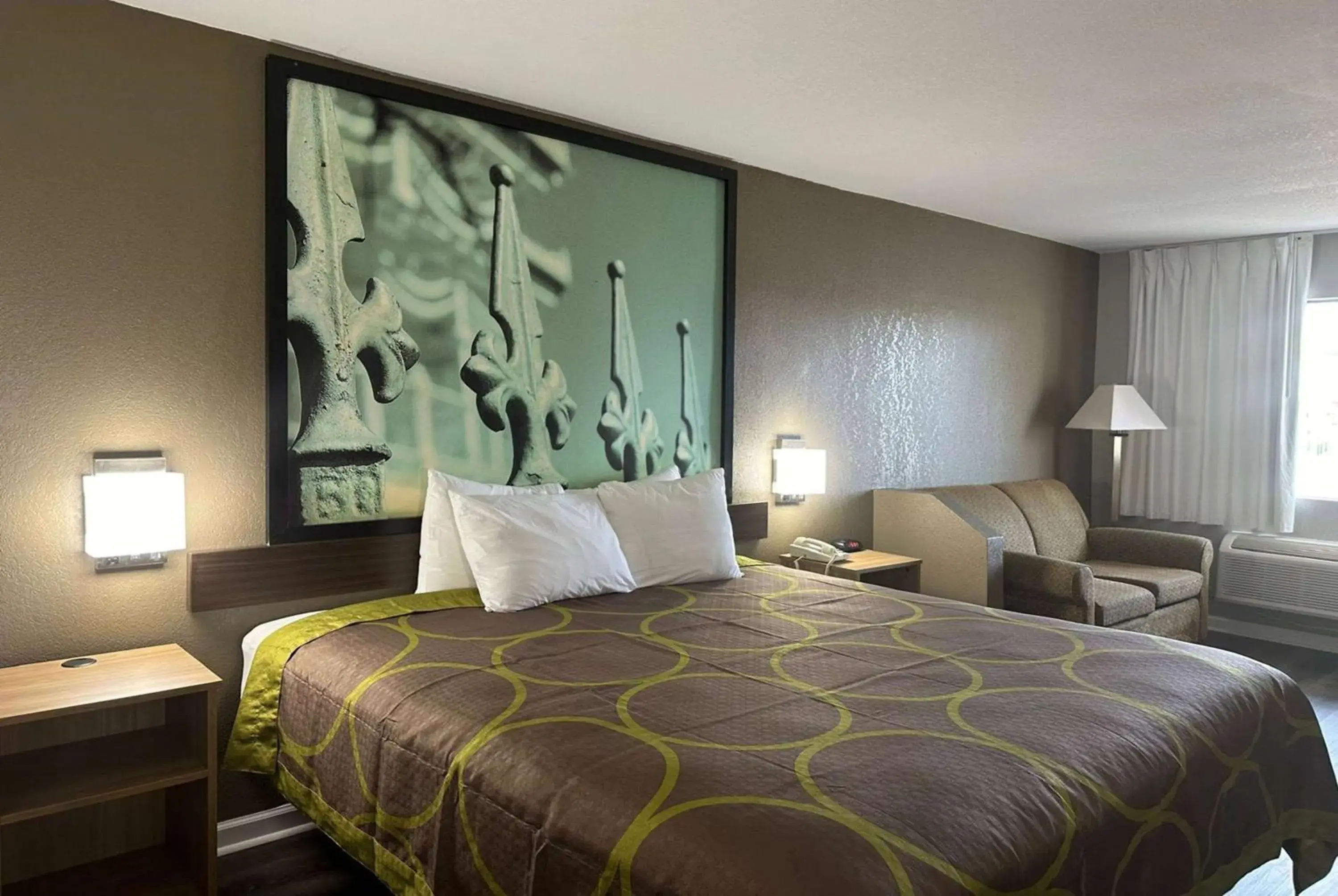 King Room - Non-Smoking in Super 8 by Wyndham Monroe King Room - Non-Smoking in Super 8 by Wyndham Monroe