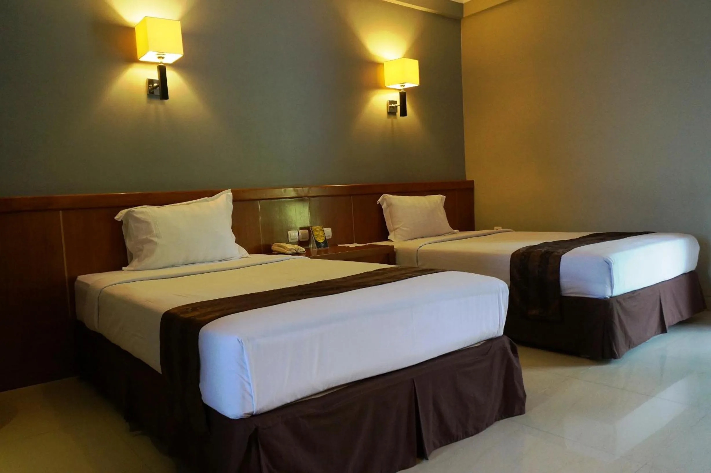 Bed in HOTEL ASRI CIREBON