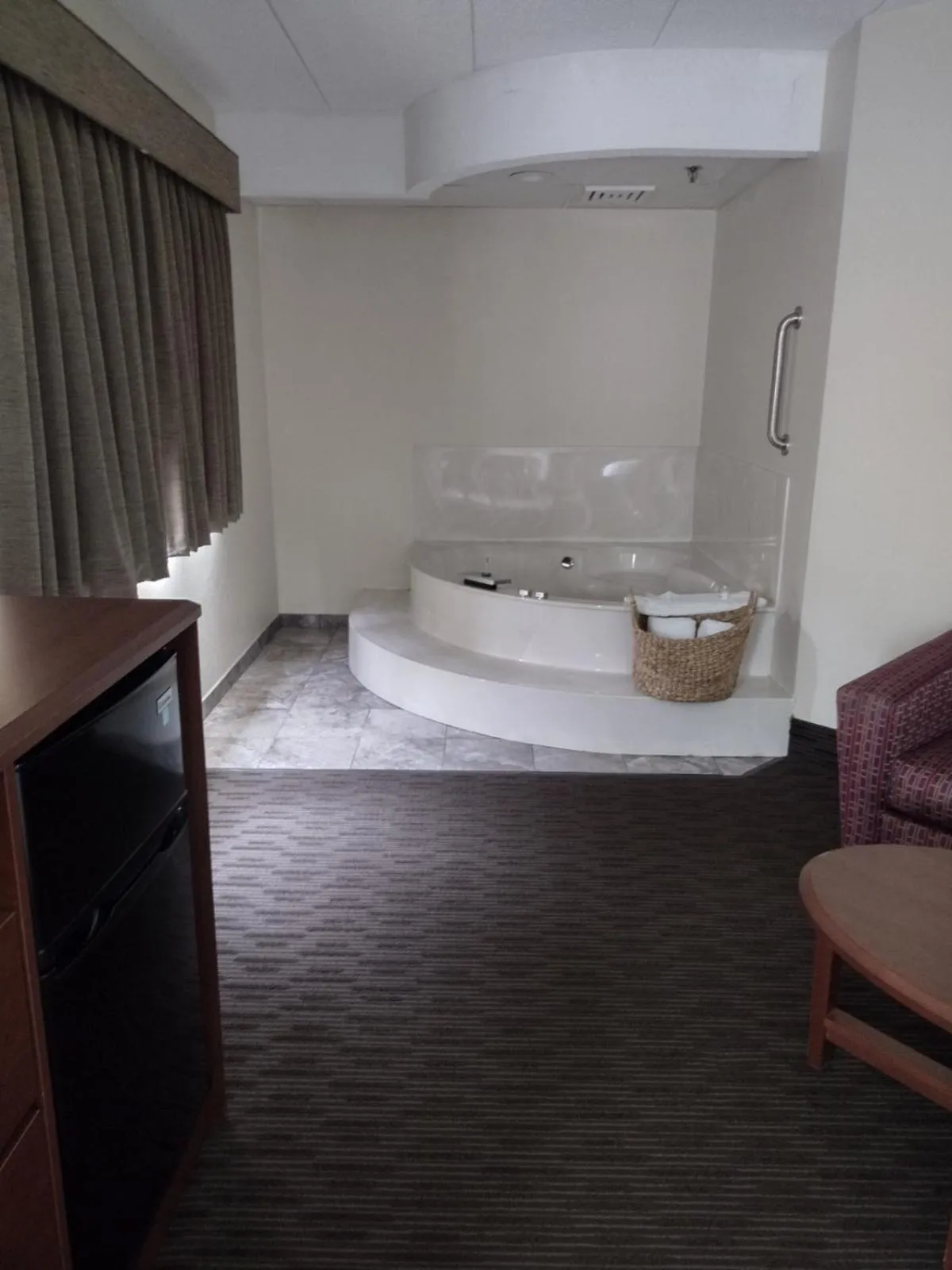 Hot Tub, Bed in AmericInn by Wyndham Red Wing