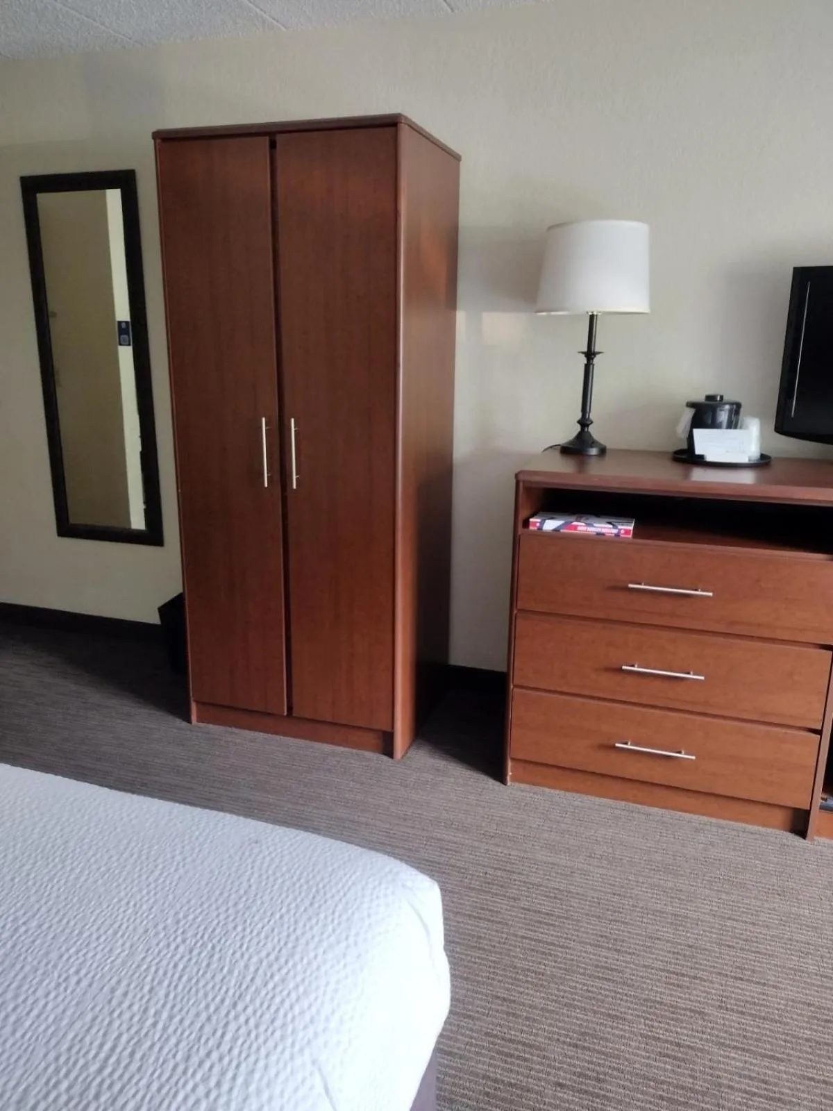 wardrobe, Bed in AmericInn by Wyndham Red Wing