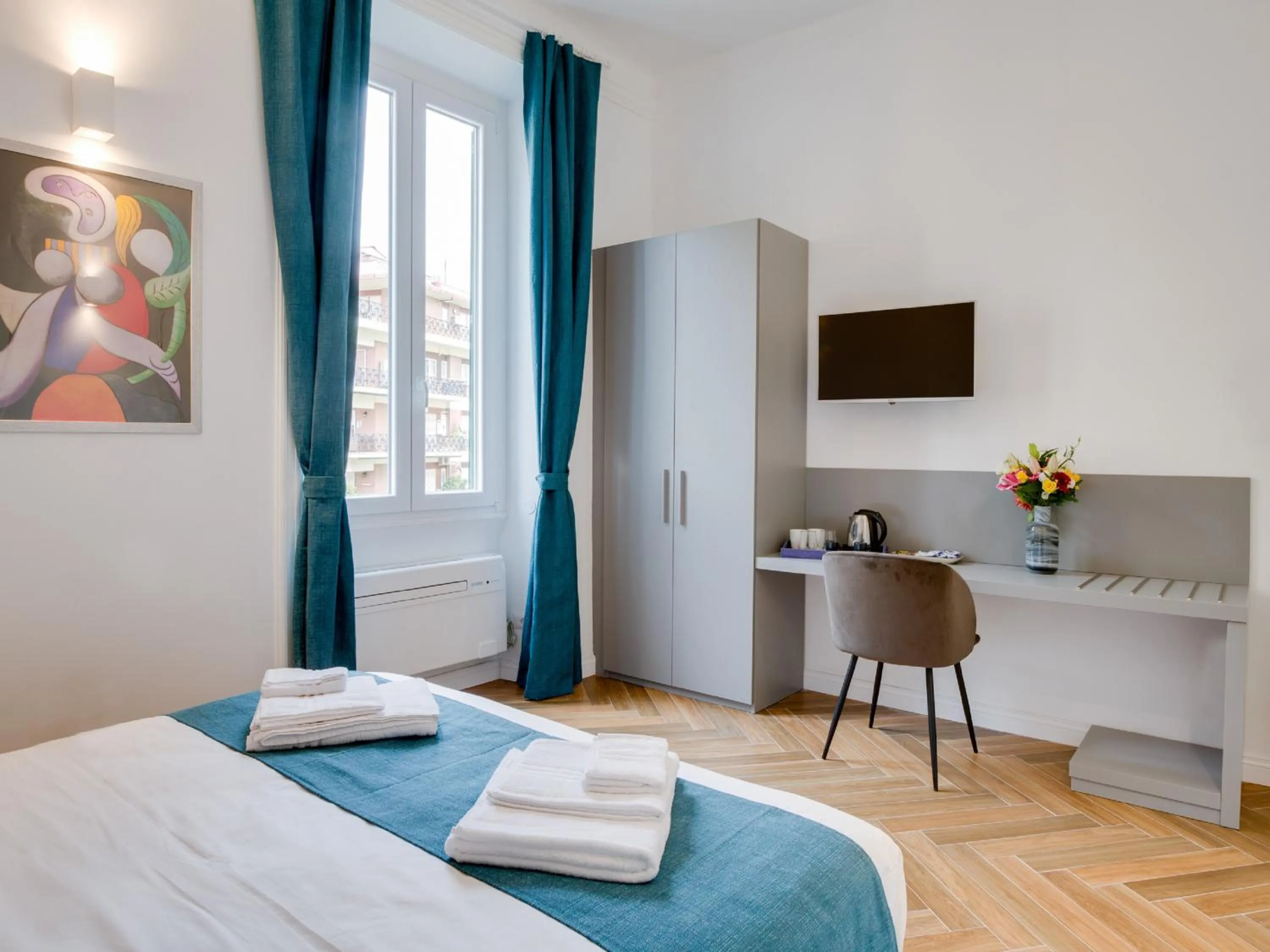 Photo of the whole room, Bed in The Right Place - Guest House