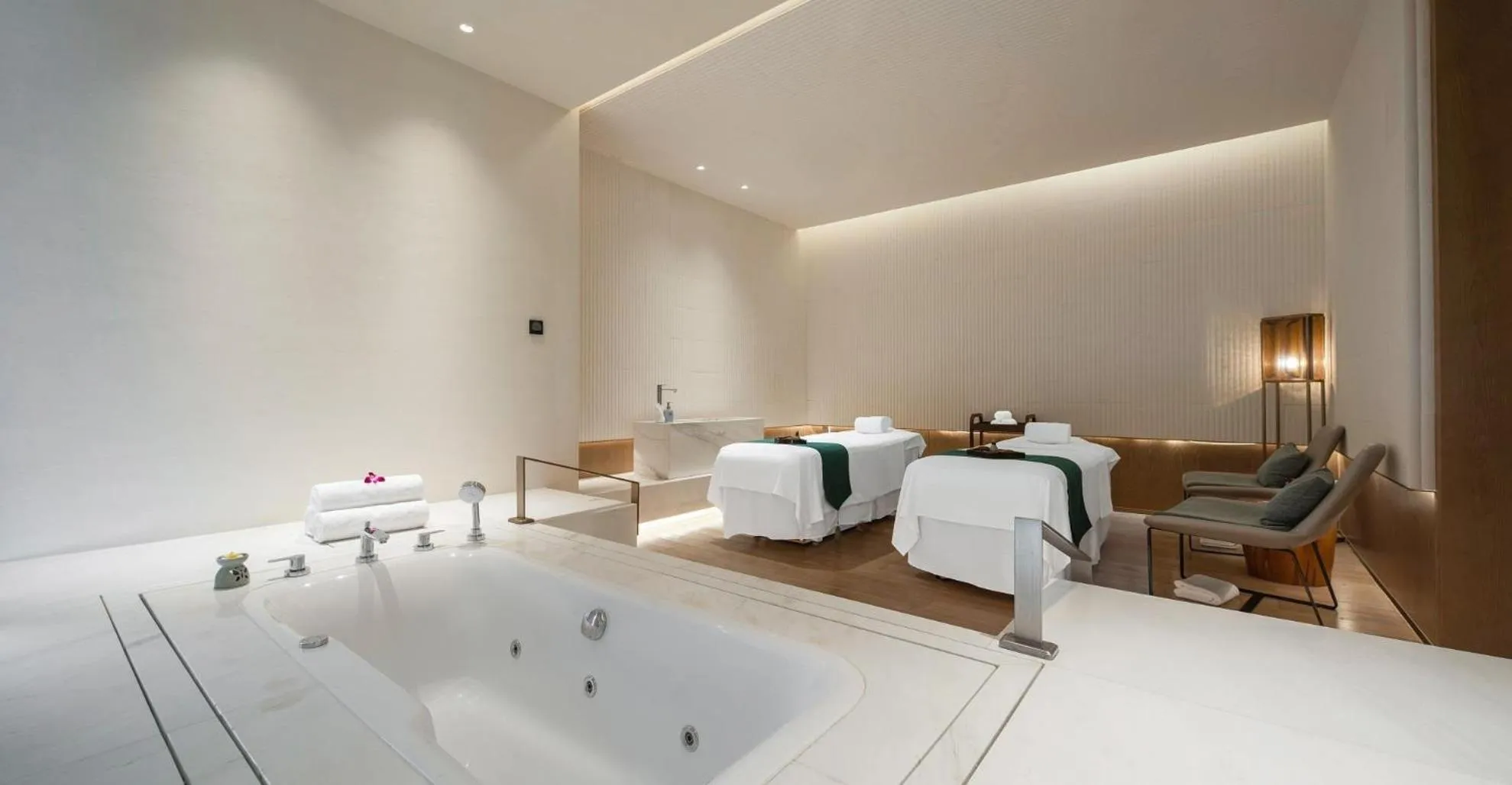 Spa and wellness centre/facilities, Bed in Kempinski Hotel Nanjing