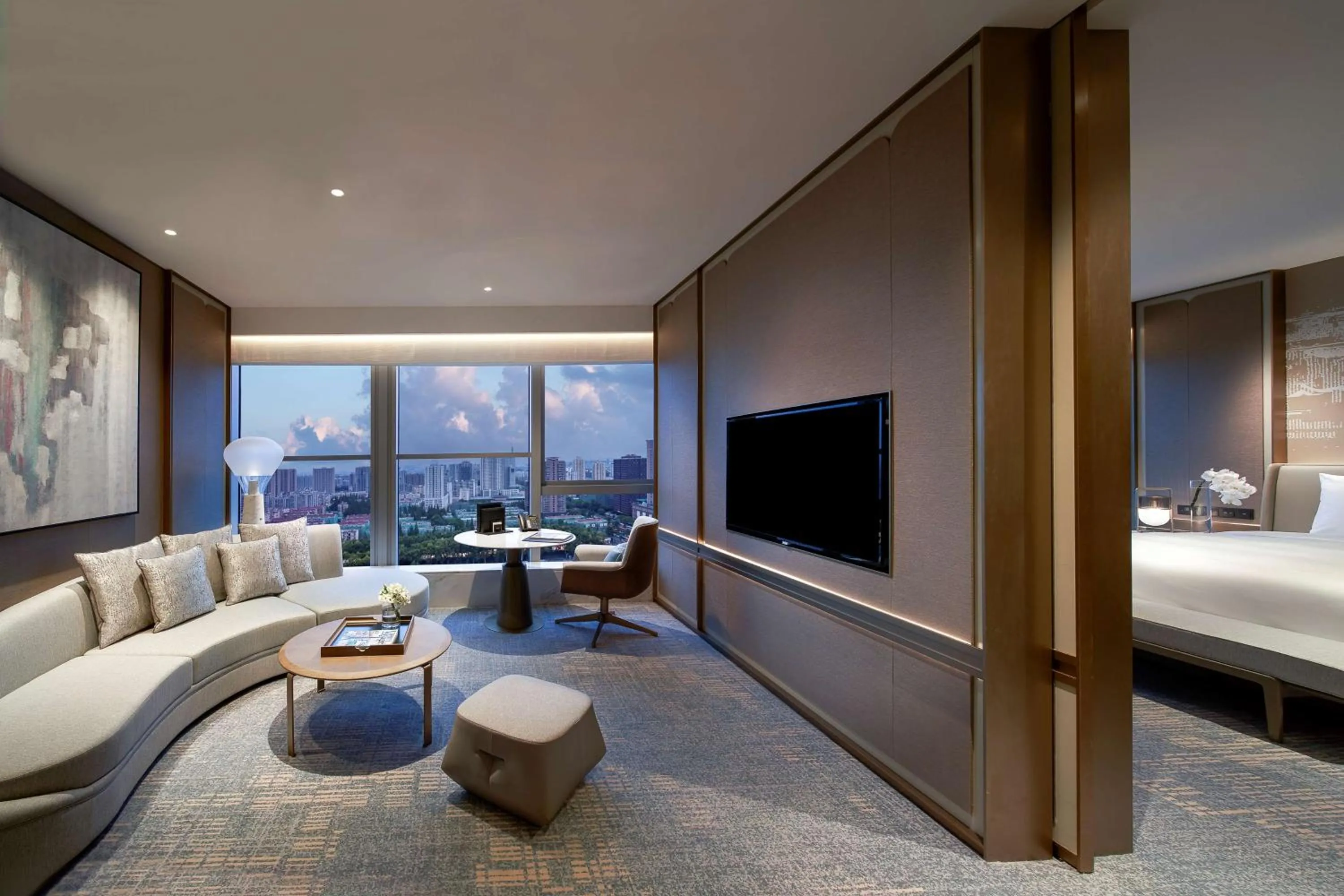 Photo of the whole room, Bed in Kempinski Hotel Nanjing