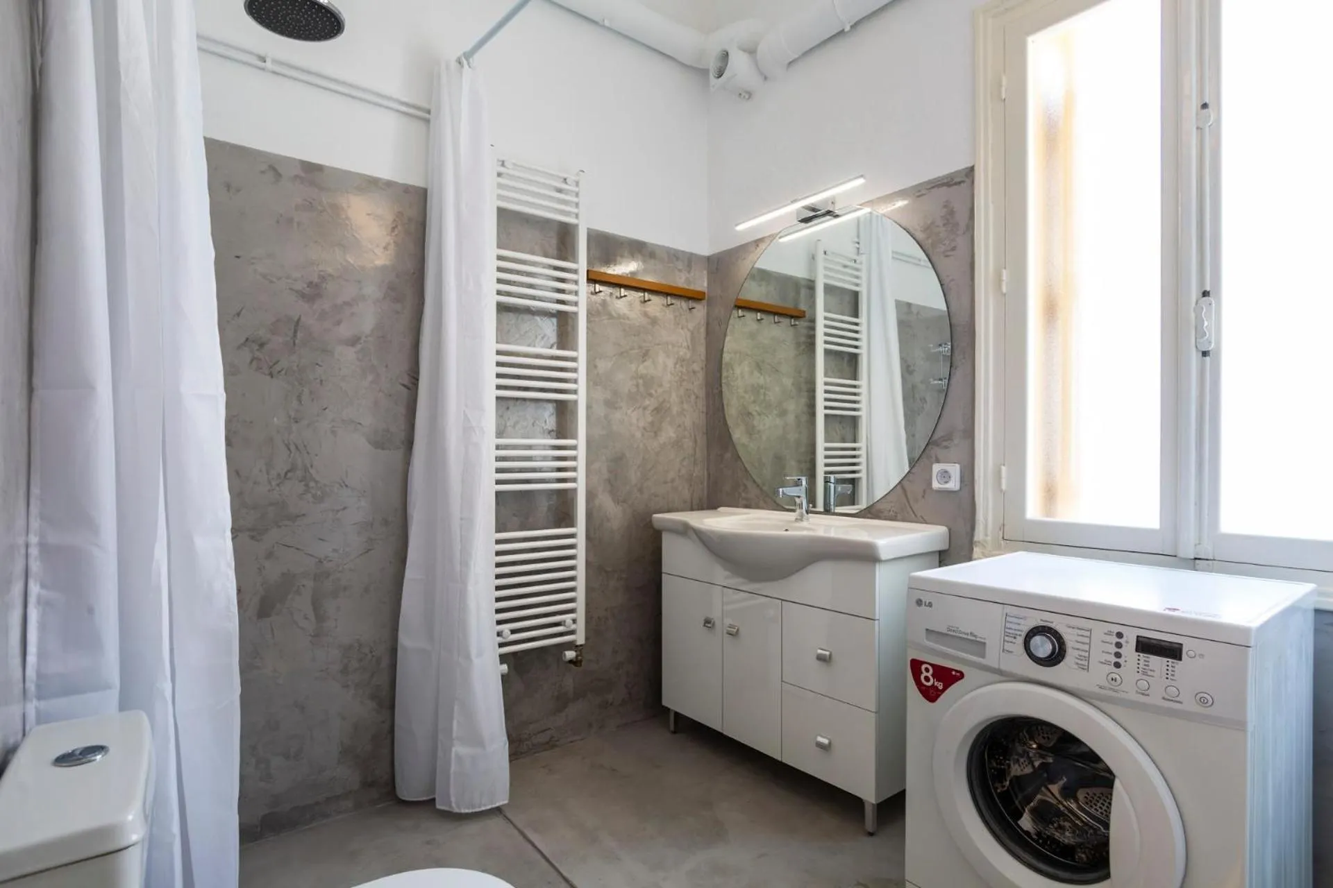 Delightful 2 BEDR-2 BATH Apt with Access to Rooftop Garden - EP9U
