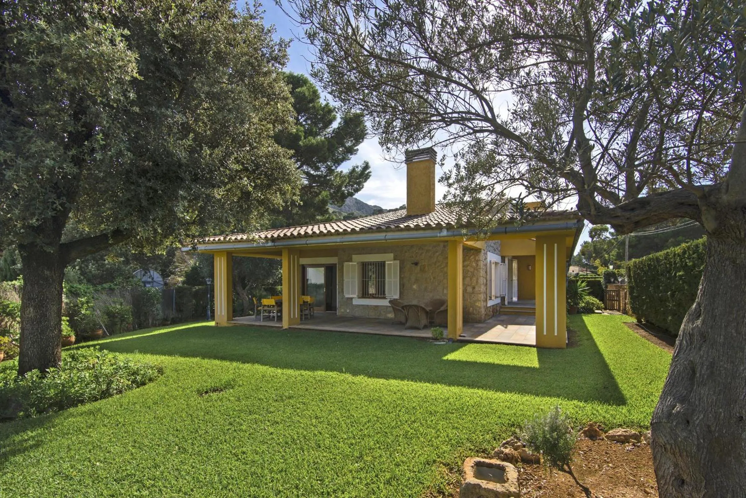 Property building in Villa Formosa