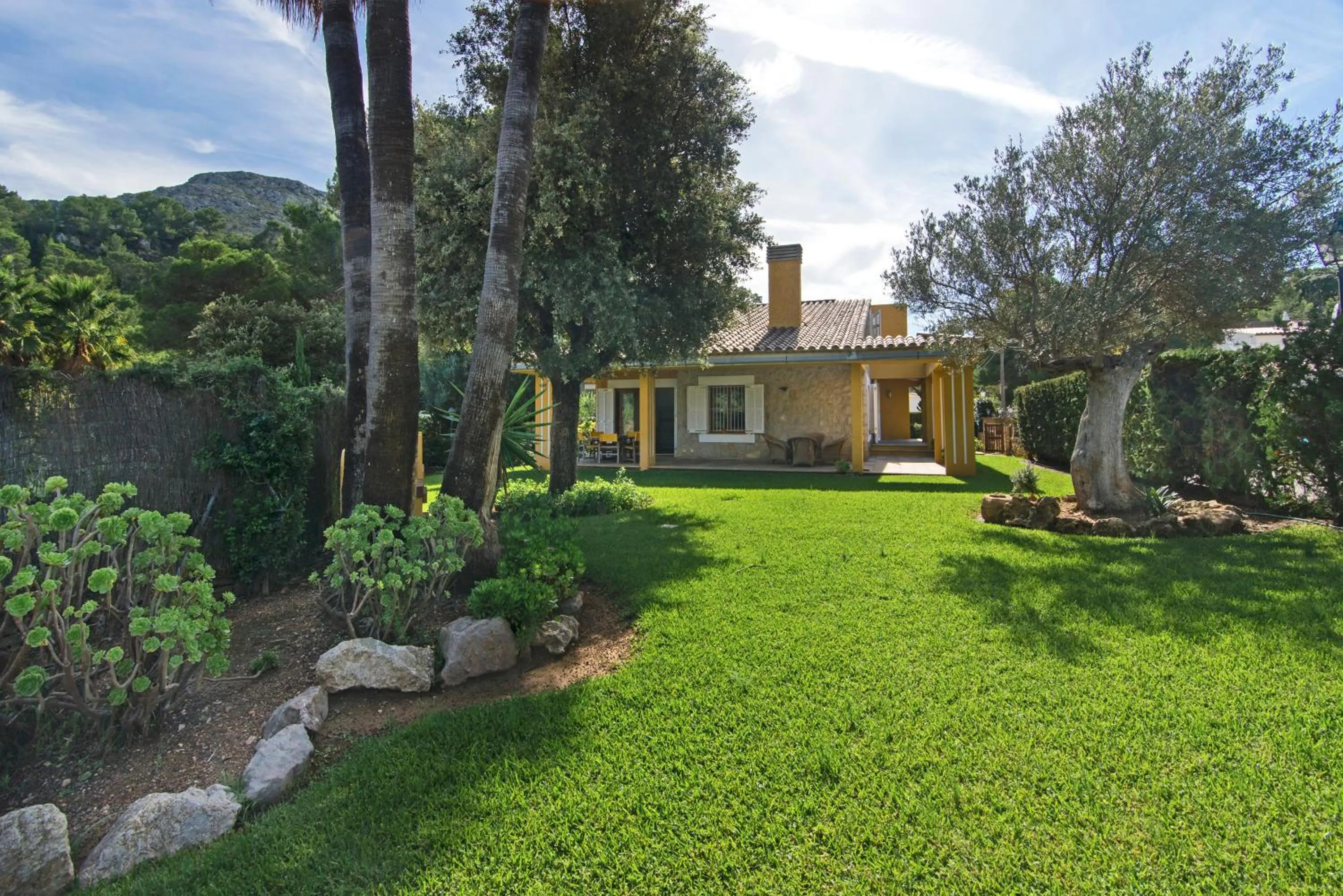 Property building in Villa Formosa