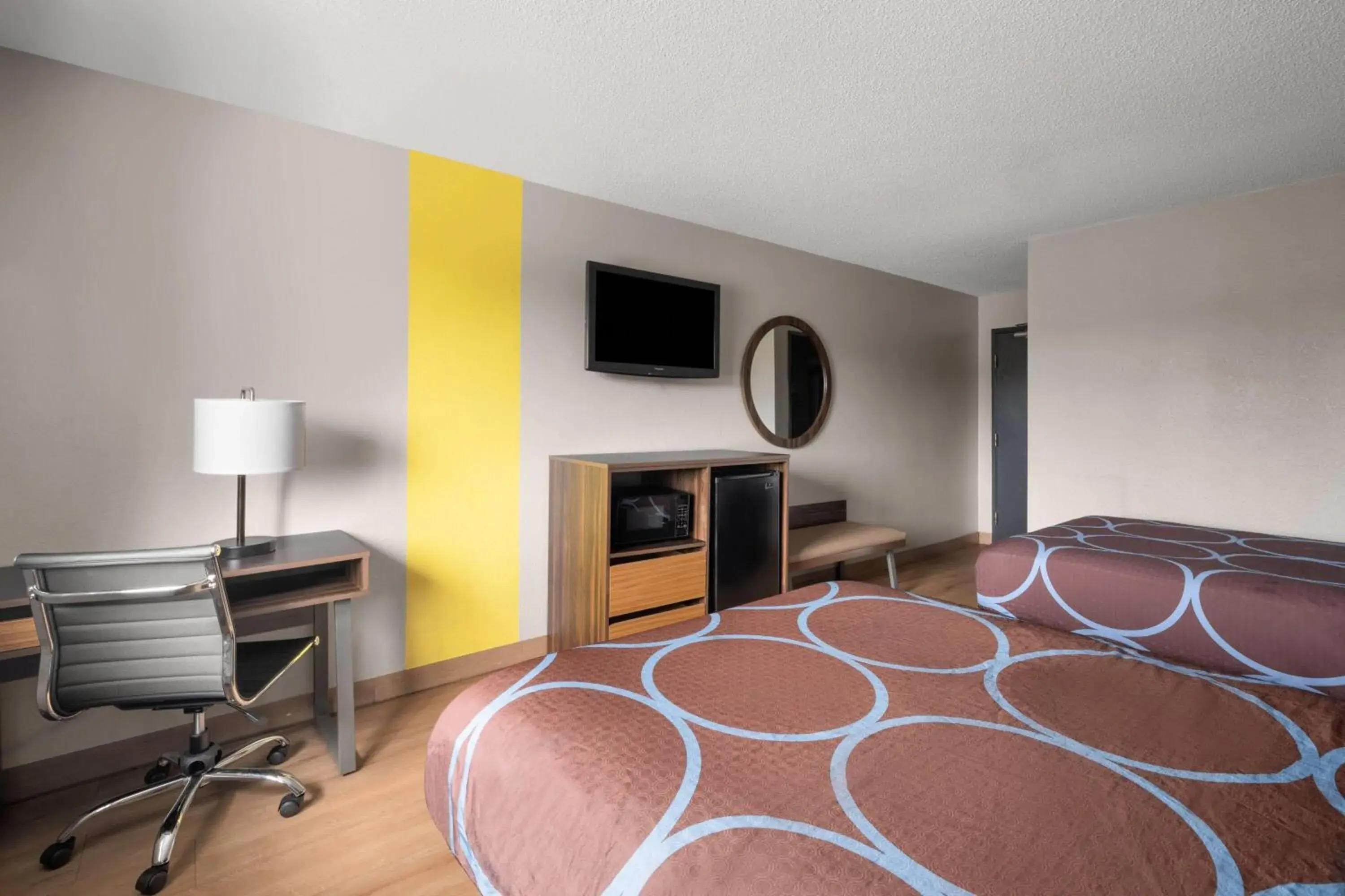 Photo of the whole room, Bed in Super 8 by Wyndham Farmville Photo of the whole room, Bed in Super 8 by Wyndham Farmville