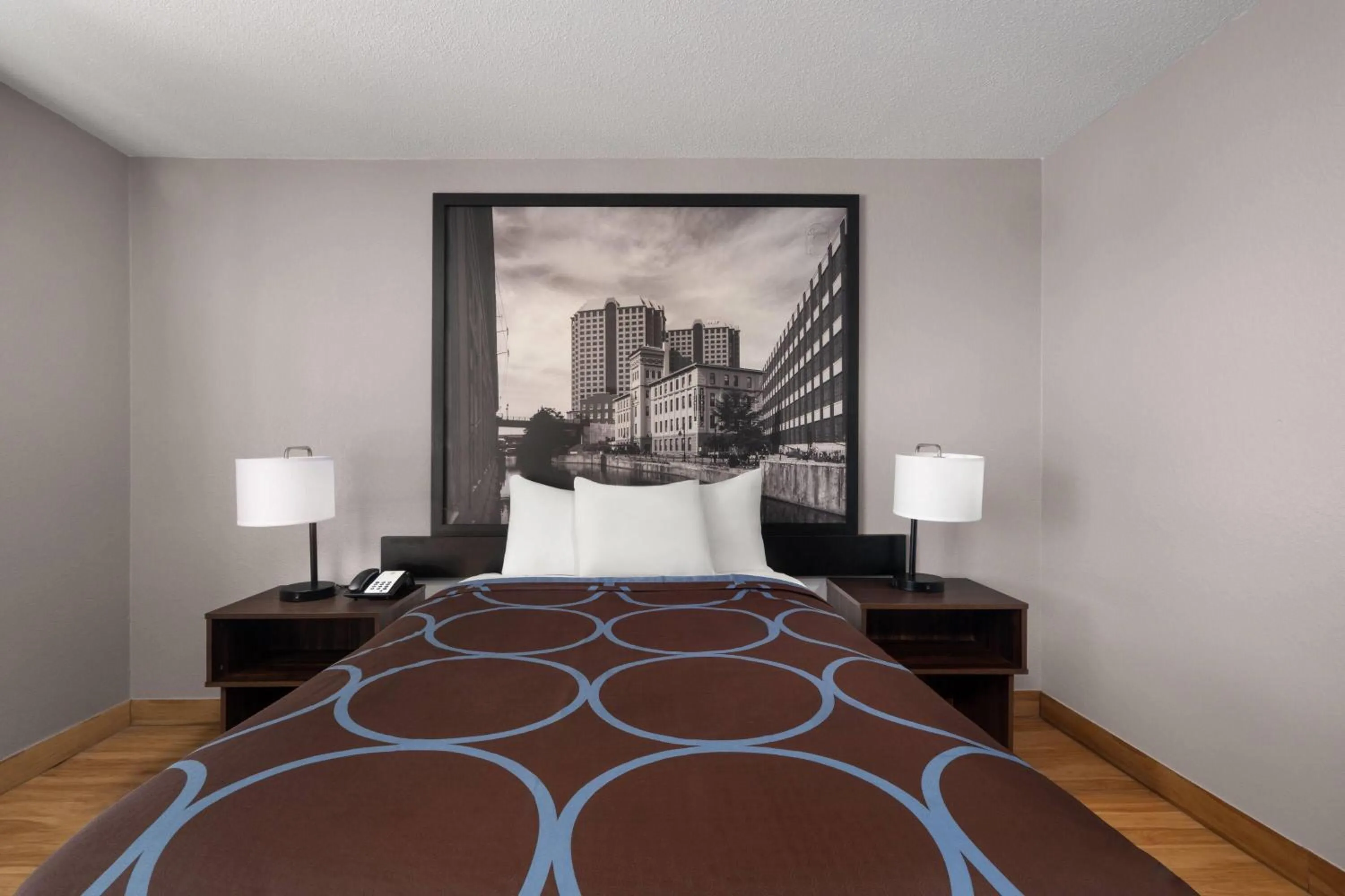 Photo of the whole room, Bed in Super 8 by Wyndham Farmville