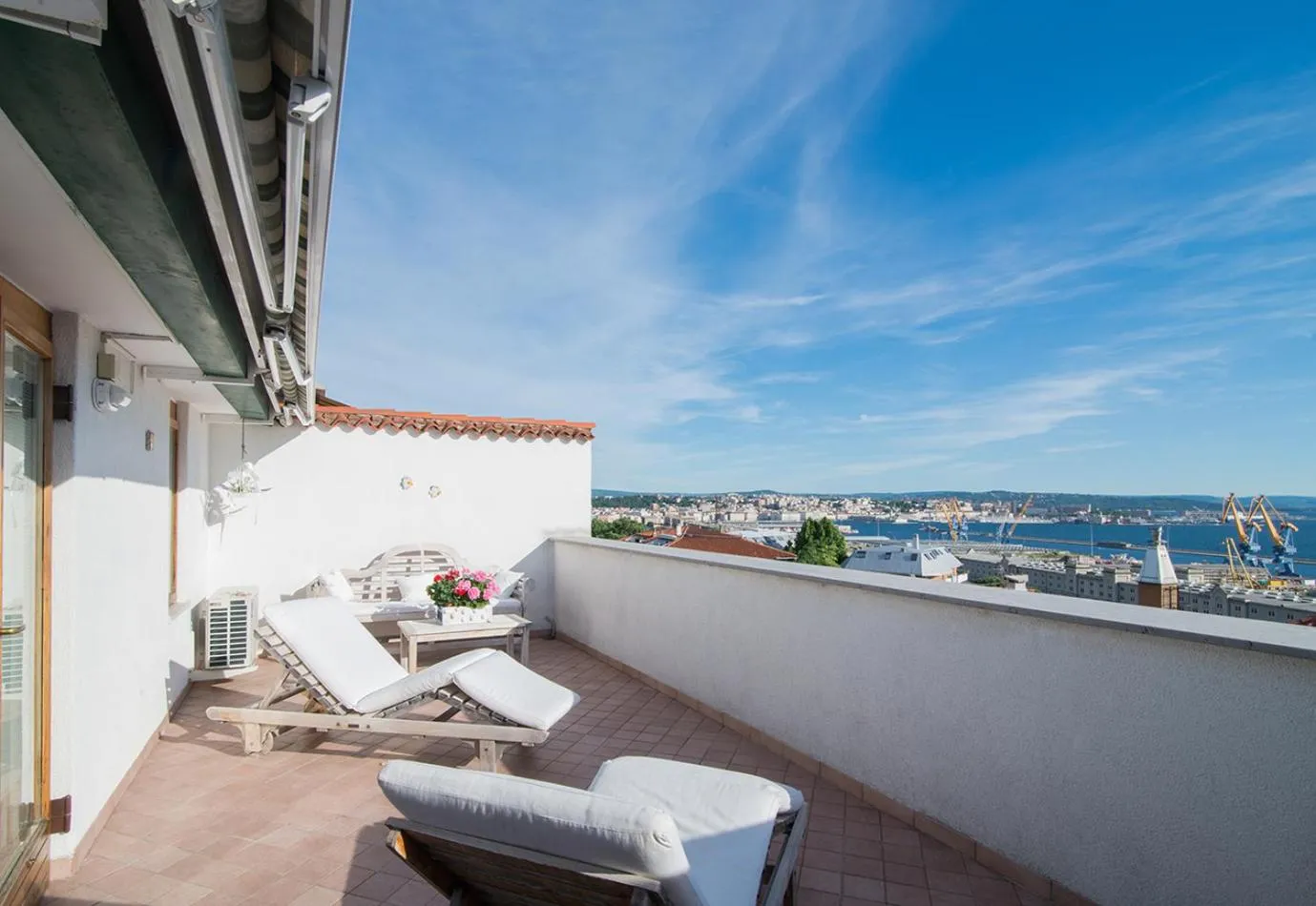 Sea view in La mansarda delle meraviglie B&B Superior