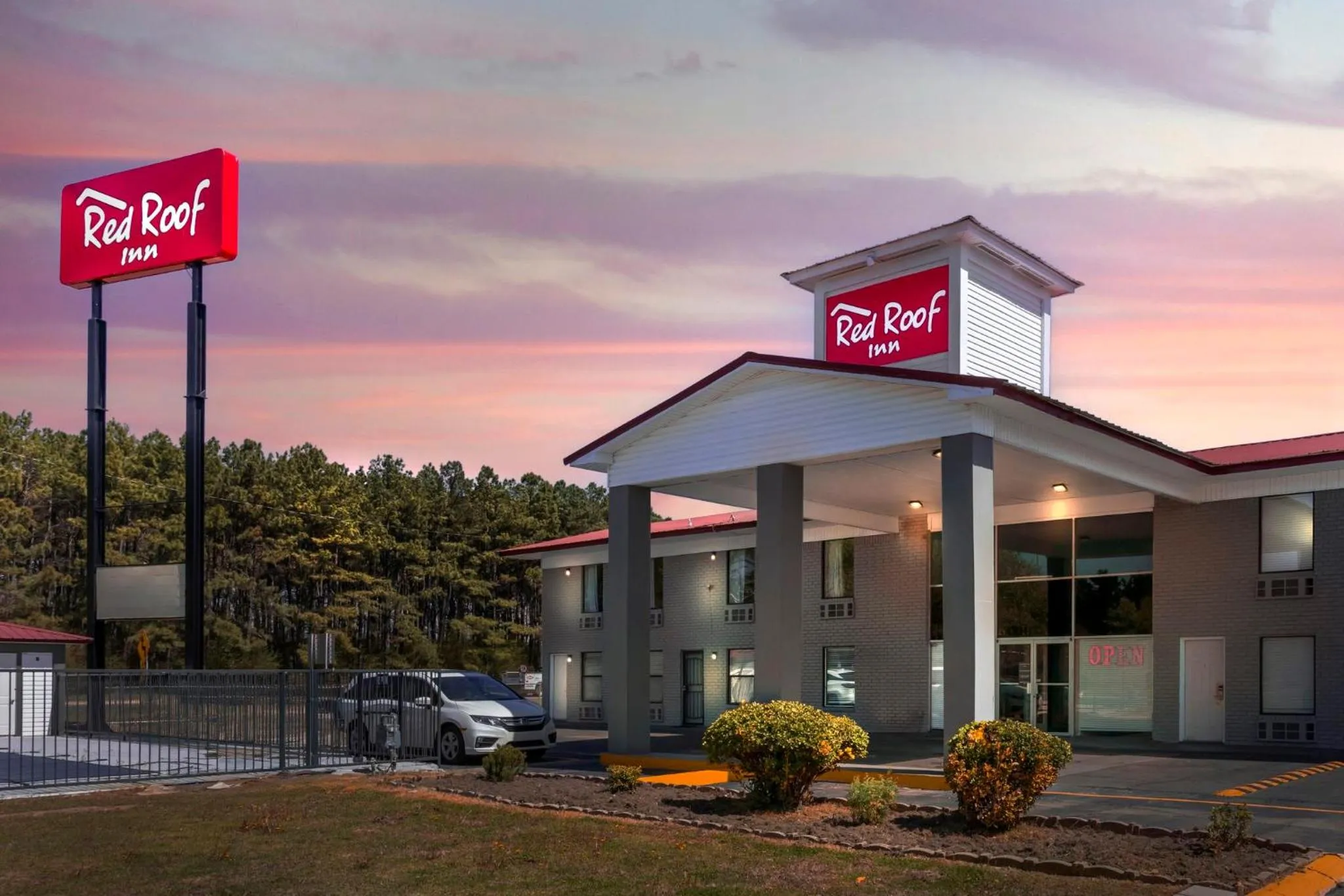 Bedroom in Red Roof Inn Hope