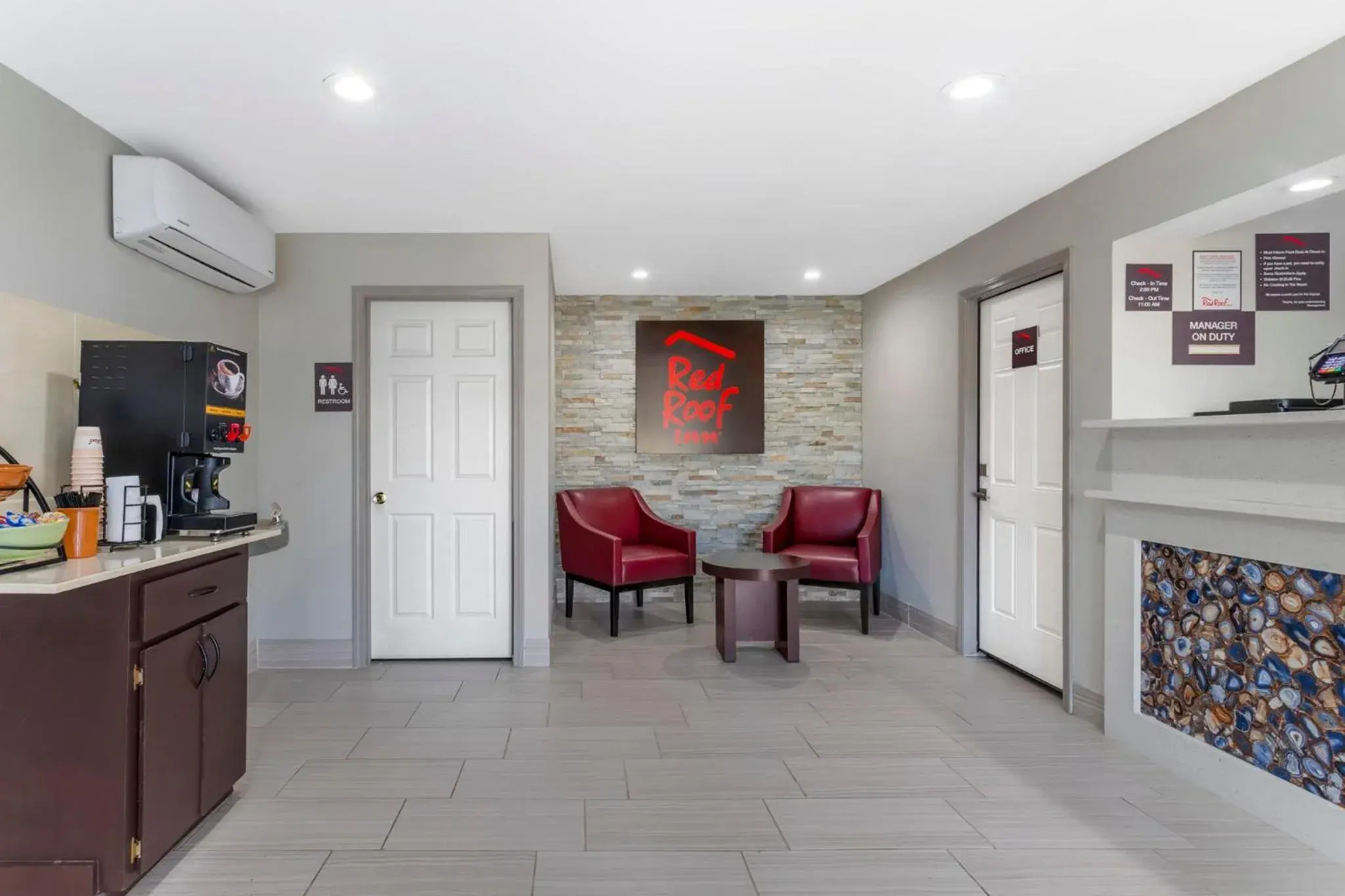 Lobby or reception in Red Roof Inn Hope Lobby or reception in Red Roof Inn Hope