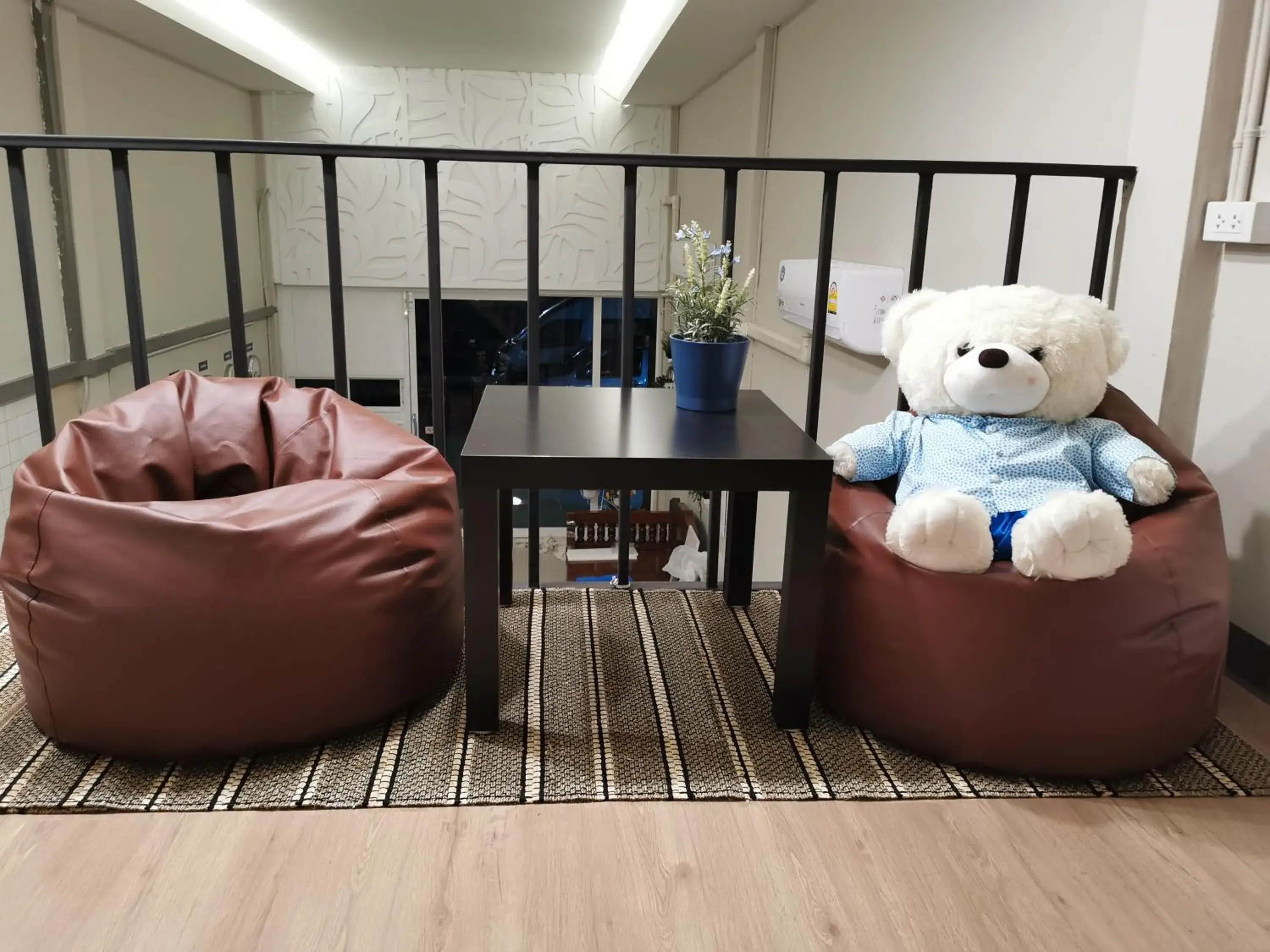 Living room in Napa Hostel Samrong Station Living room in Napa Hostel Samrong Station