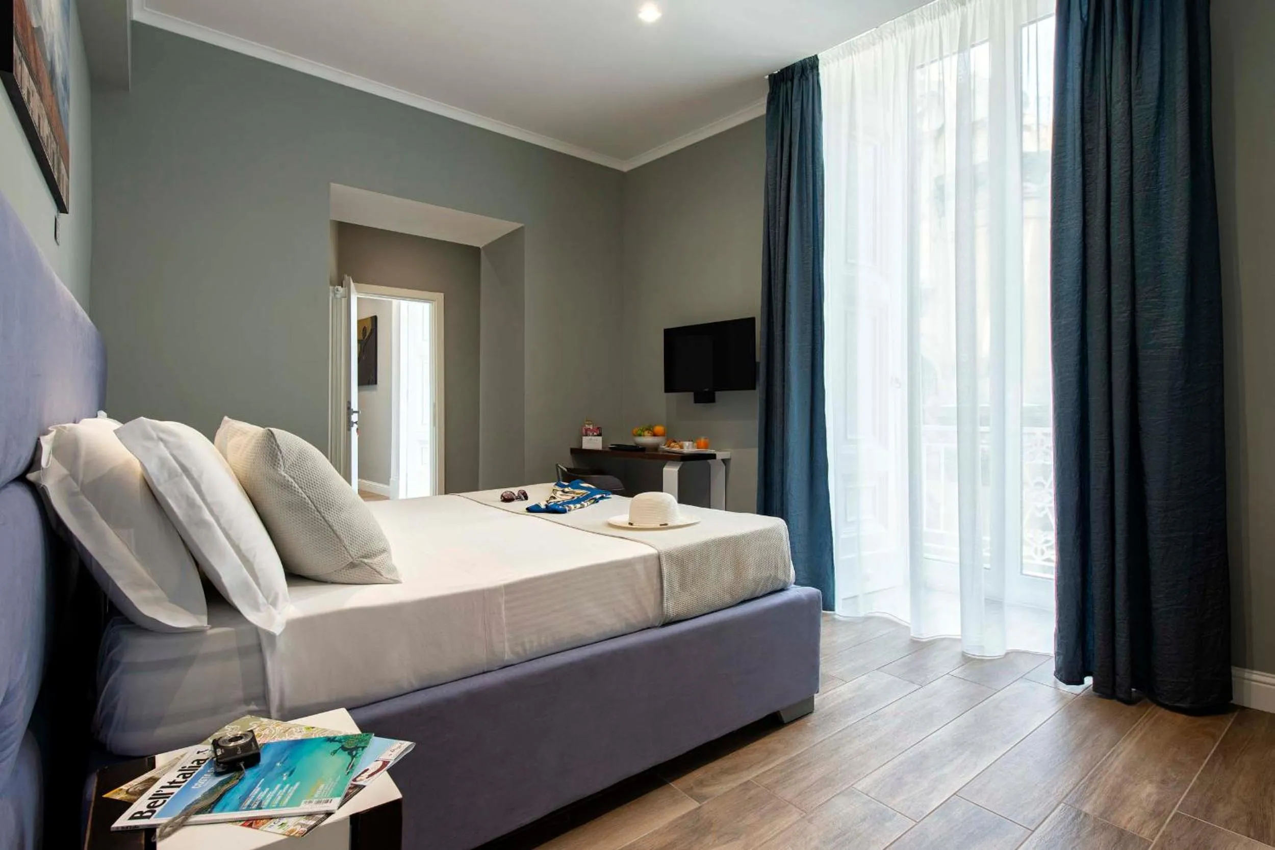 Bed in Dante Maison De Luxe