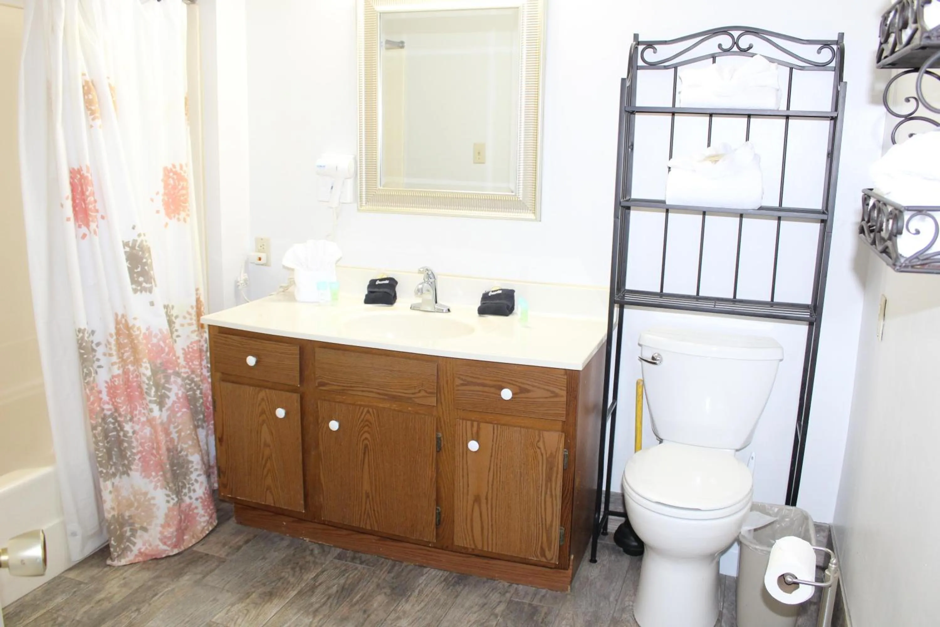 Oak Square 210