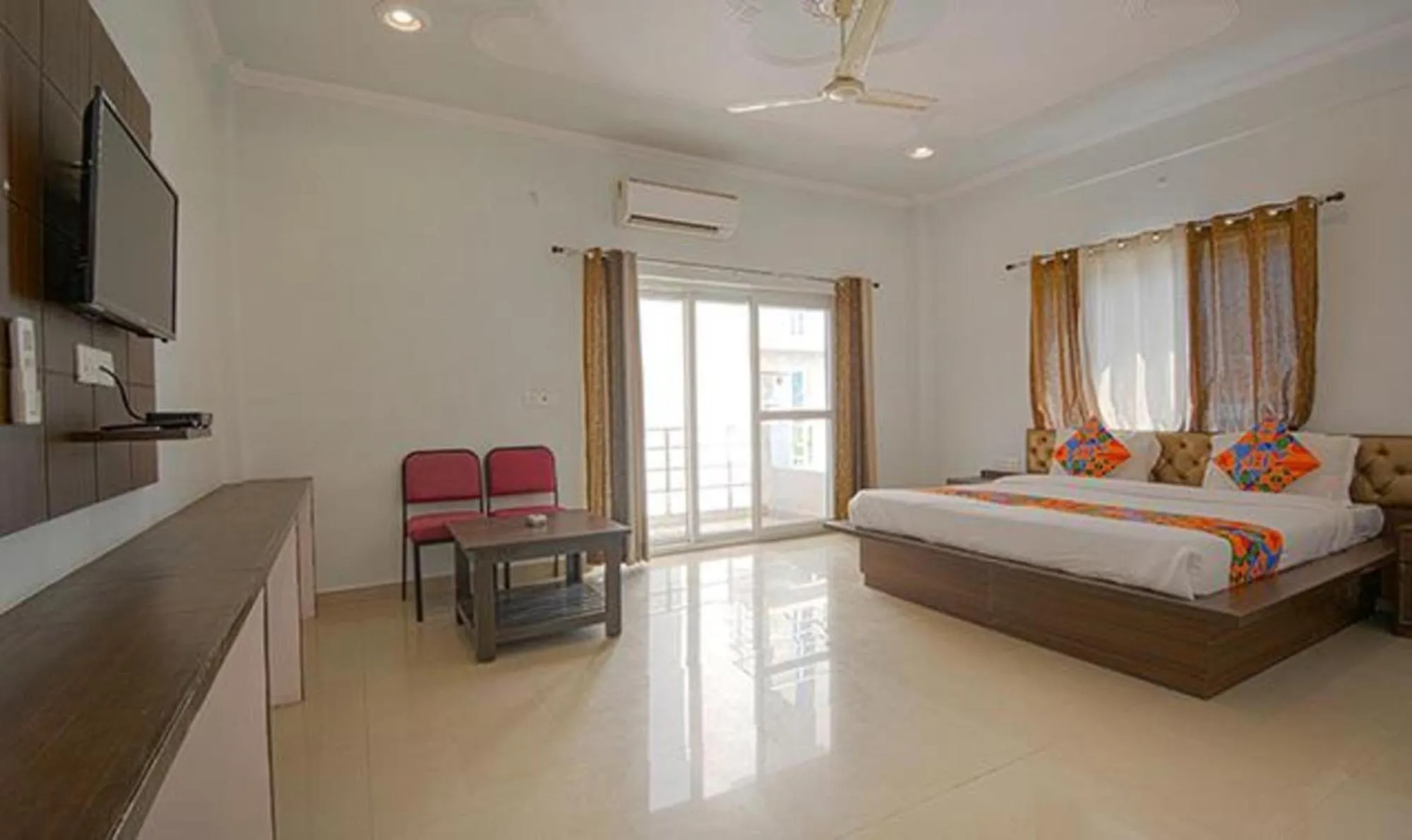 Bed in FabHotel Yamunotri Retreat, Tapovan