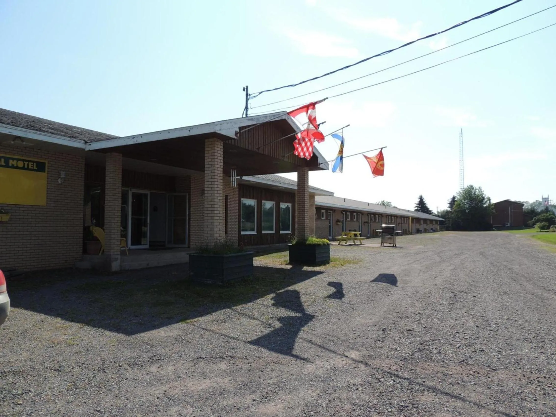 Facade/entrance in Balmoral Motel