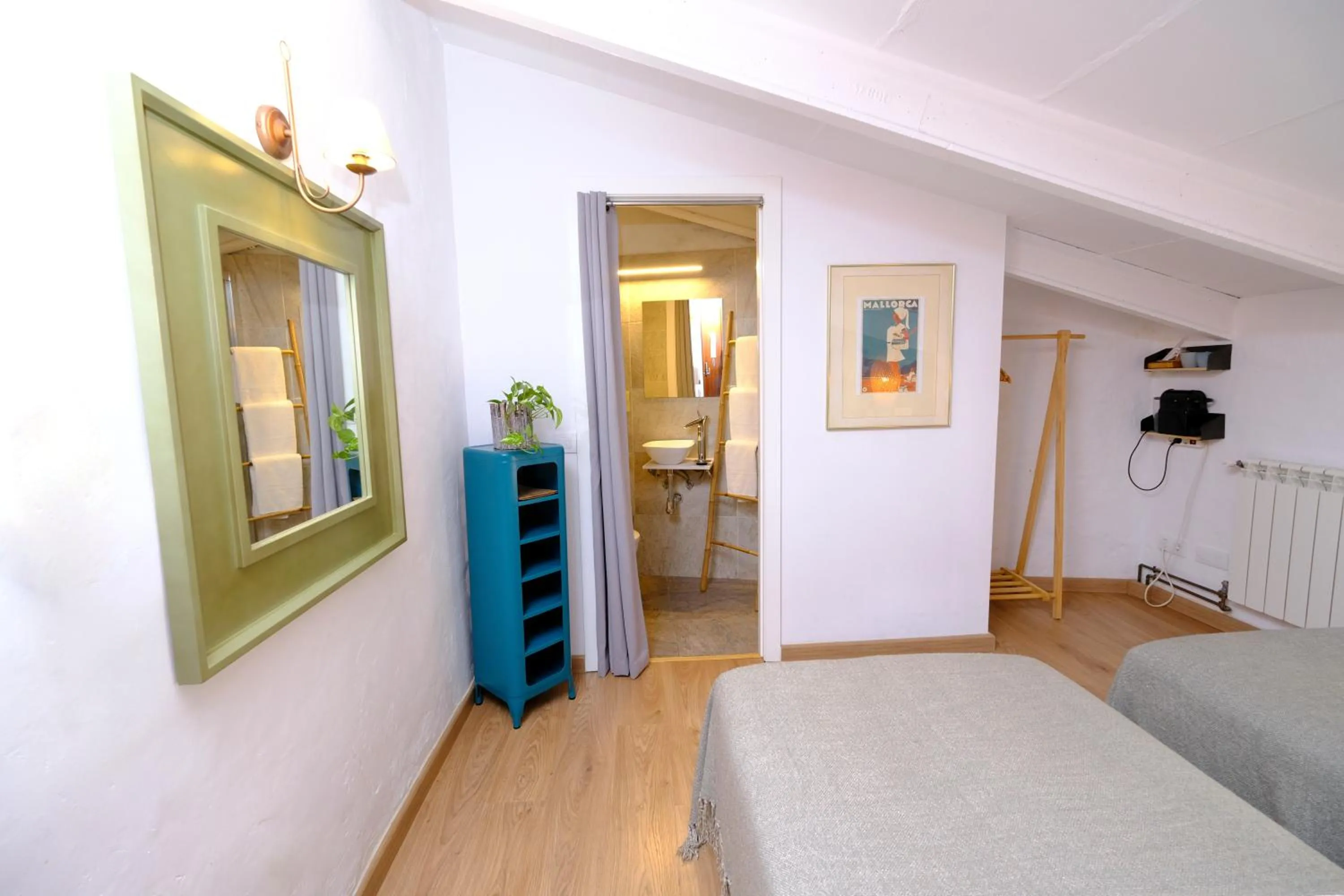 Bed in Casa Caimari Guest House, for mountain lovers!