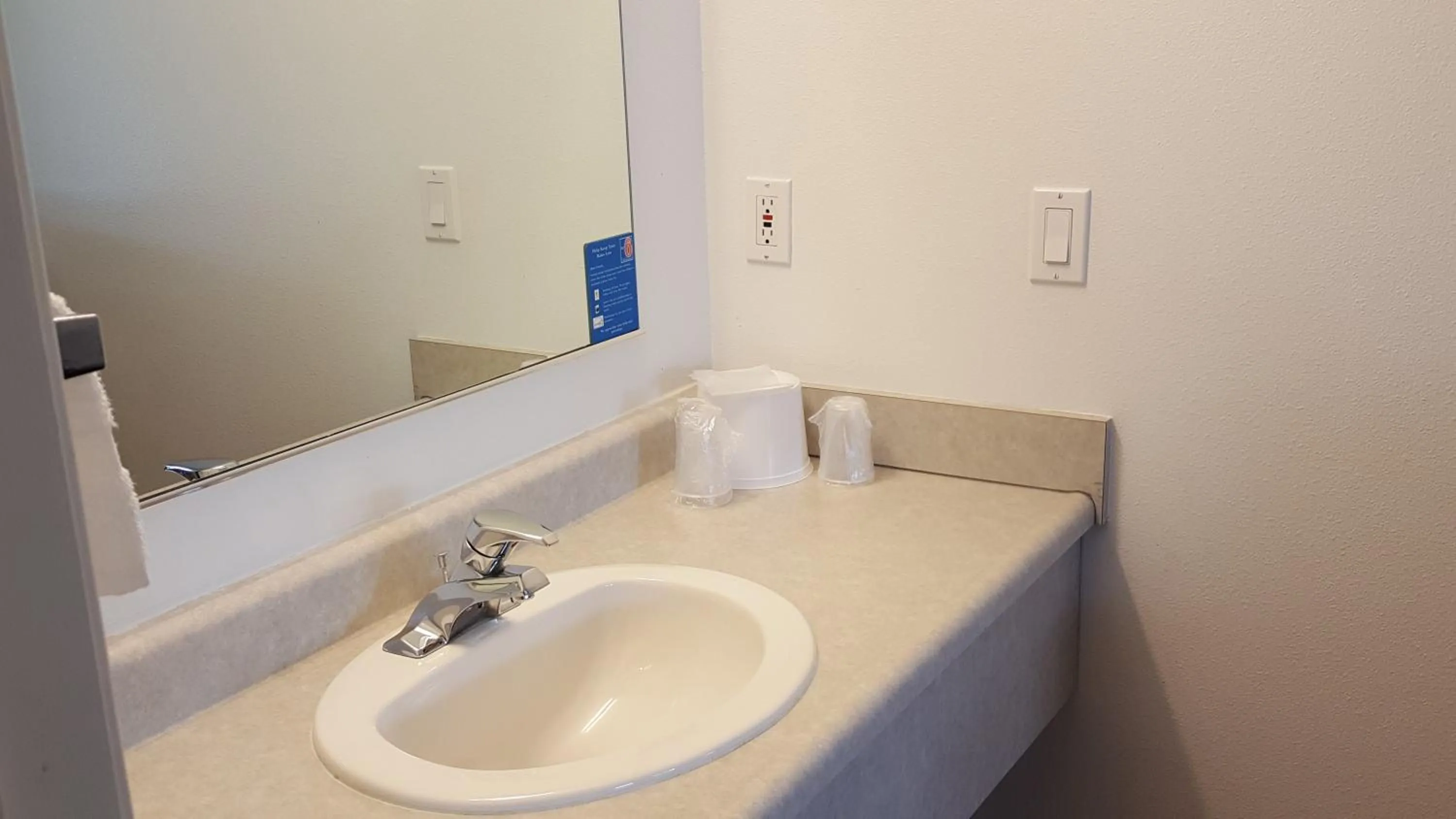 Bathroom in Motel 6 Albany, OR