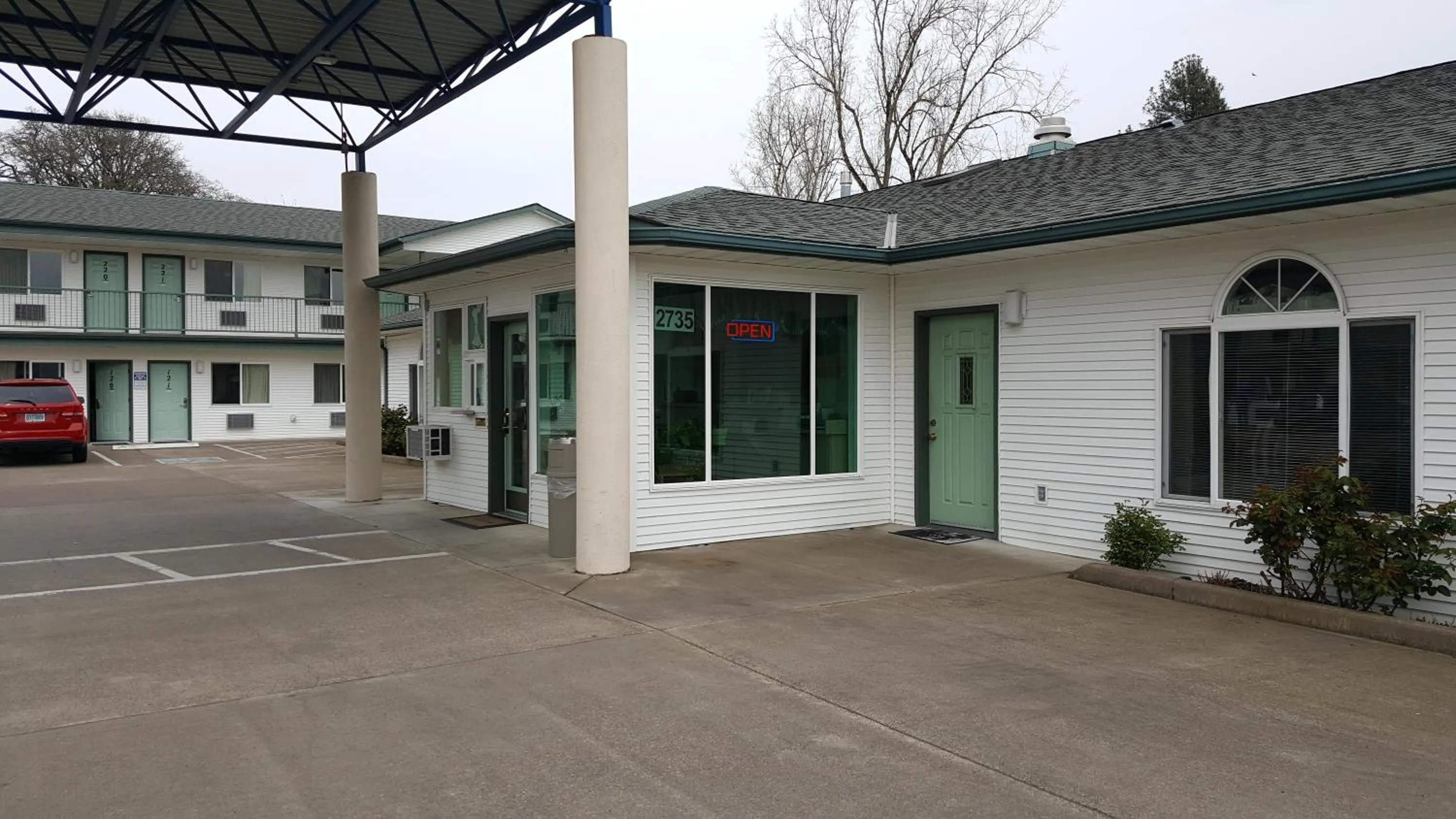 Facade/entrance in Motel 6 Albany, OR