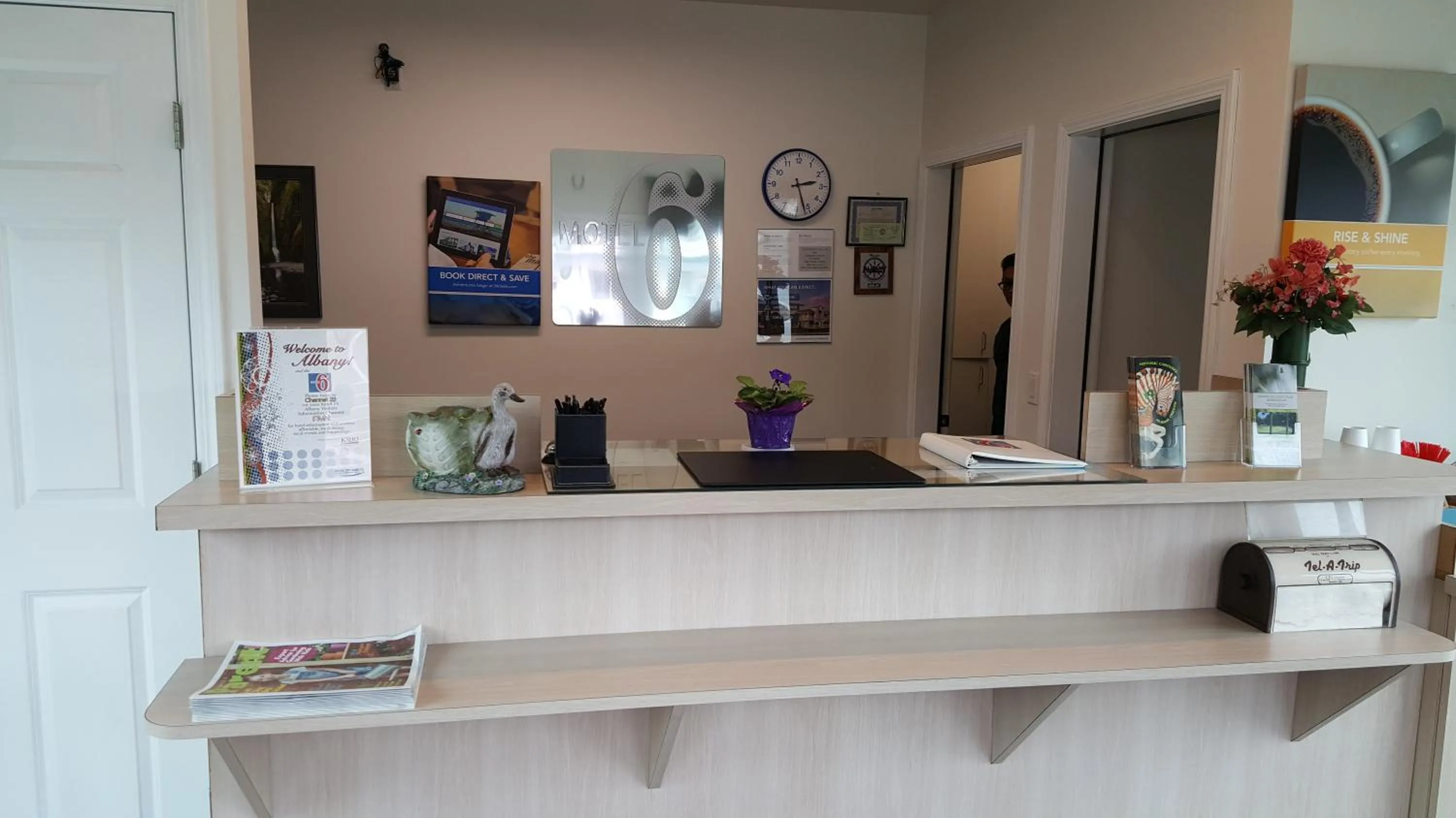 Lobby or reception in Motel 6 Albany, OR