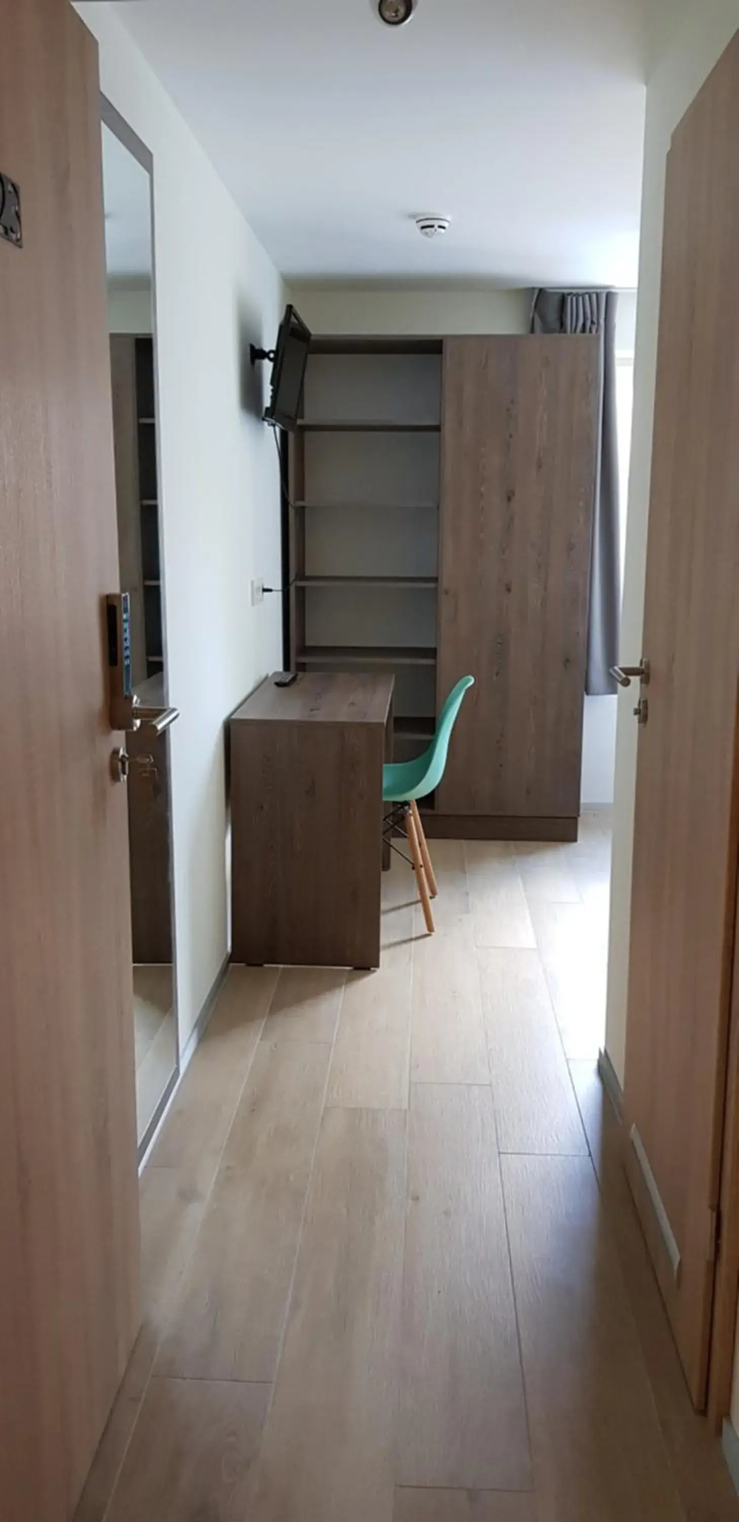 Single Room with Private Bathroom in HOTEL L'AVENUE Single Room with Private Bathroom in HOTEL L'AVENUE